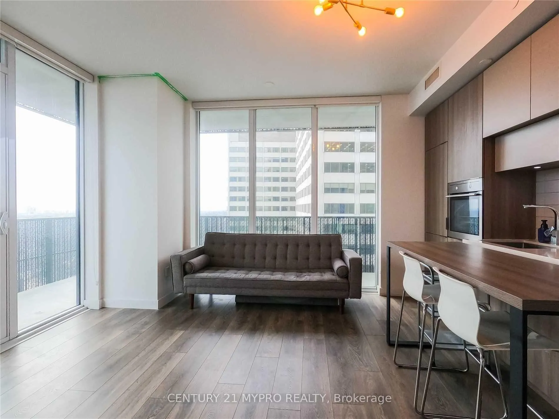 Photo 4 of Unit 1702, 8 Eglinton Avenue E, Toronto, Mount Pleasant West — HOMEH