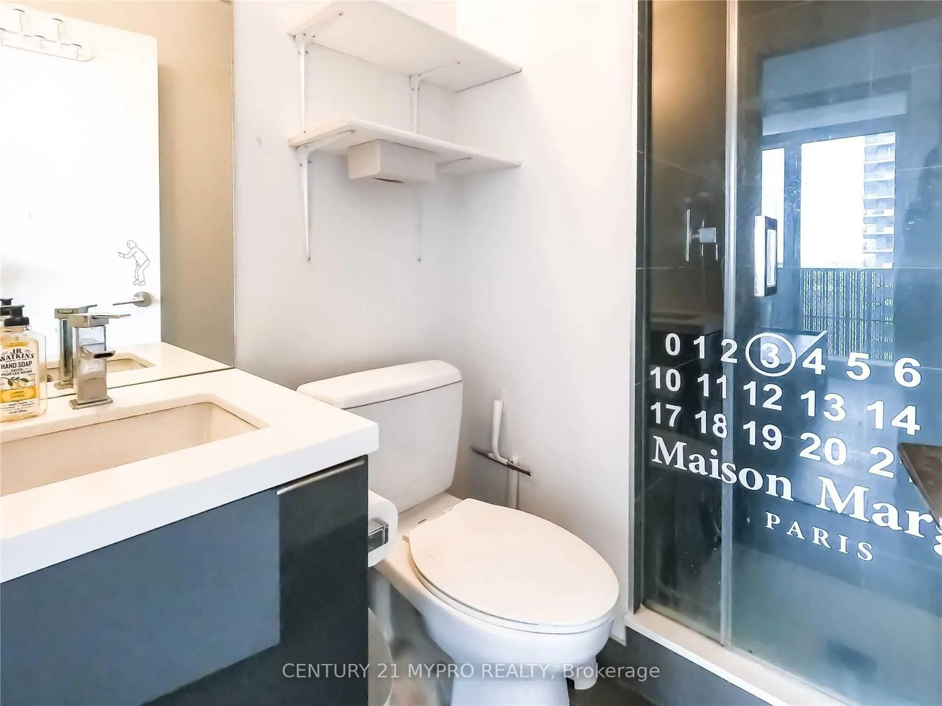 Photo 6 of Unit 1702, 8 Eglinton Avenue E, Toronto, Mount Pleasant West — HOMEH