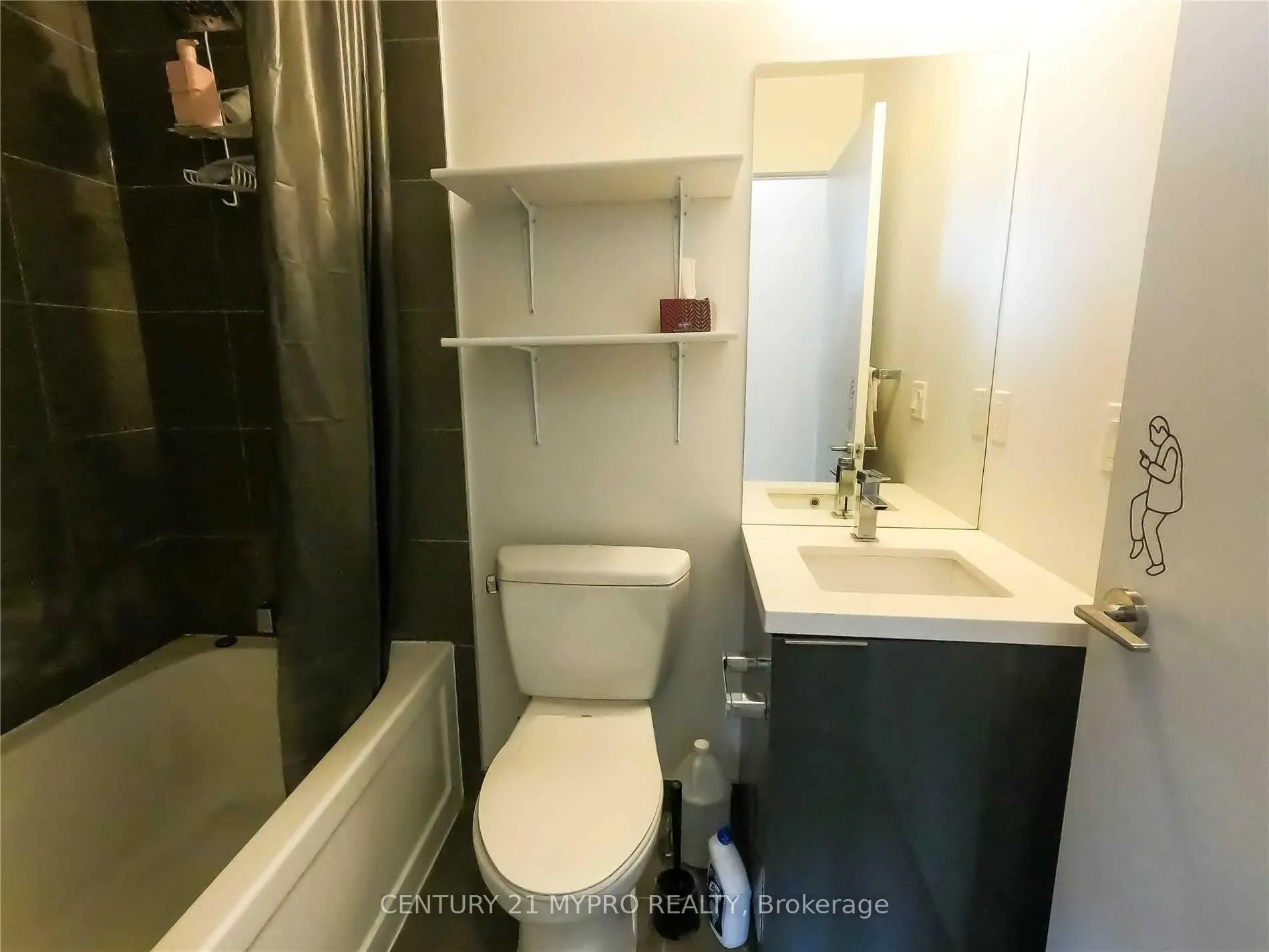 Photo 8 of Unit 1702, 8 Eglinton Avenue E, Toronto, Mount Pleasant West — HOMEH