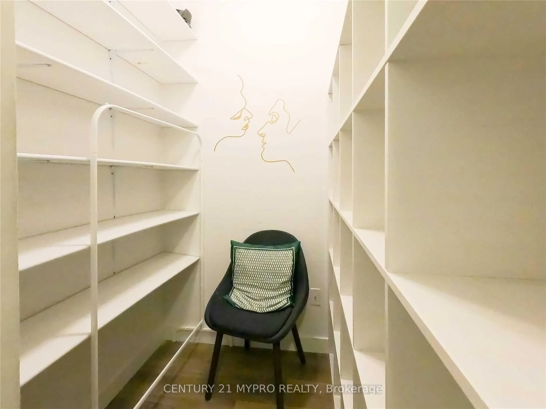 Photo 9 of Unit 1702, 8 Eglinton Avenue E, Toronto, Mount Pleasant West — HOMEH