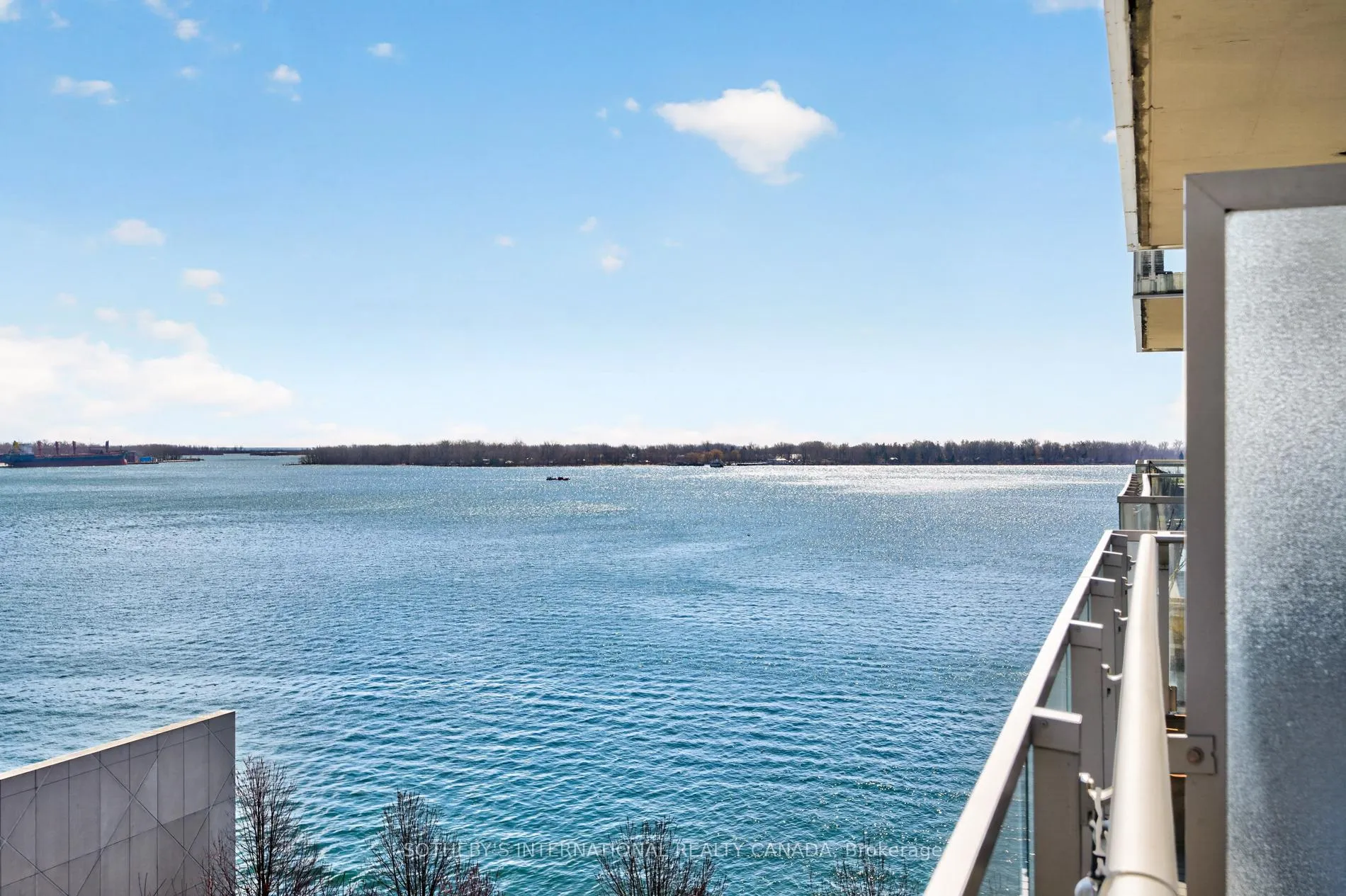 Photo 2 of Unit 816, 39 Queens Quay E, Toronto, Waterfront Communities — HOMEH