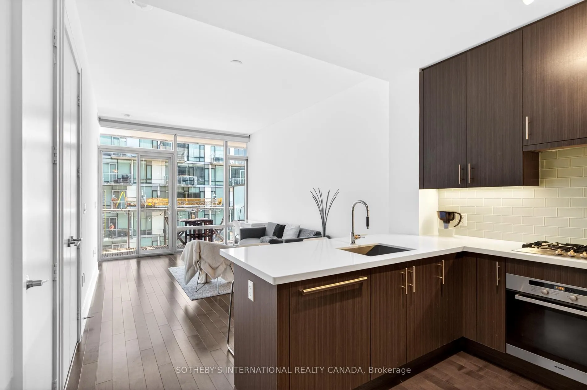 Photo 3 of Unit 816, 39 Queens Quay E, Toronto, Waterfront Communities — HOMEH