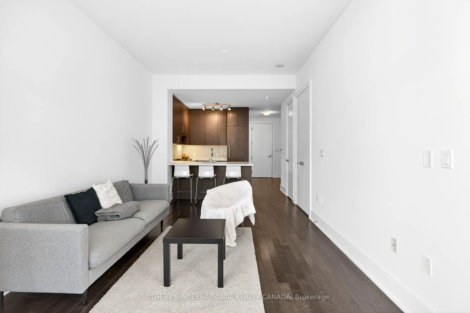 Photo 5 of Unit 816, 39 Queens Quay E, Toronto, Waterfront Communities — HOMEH