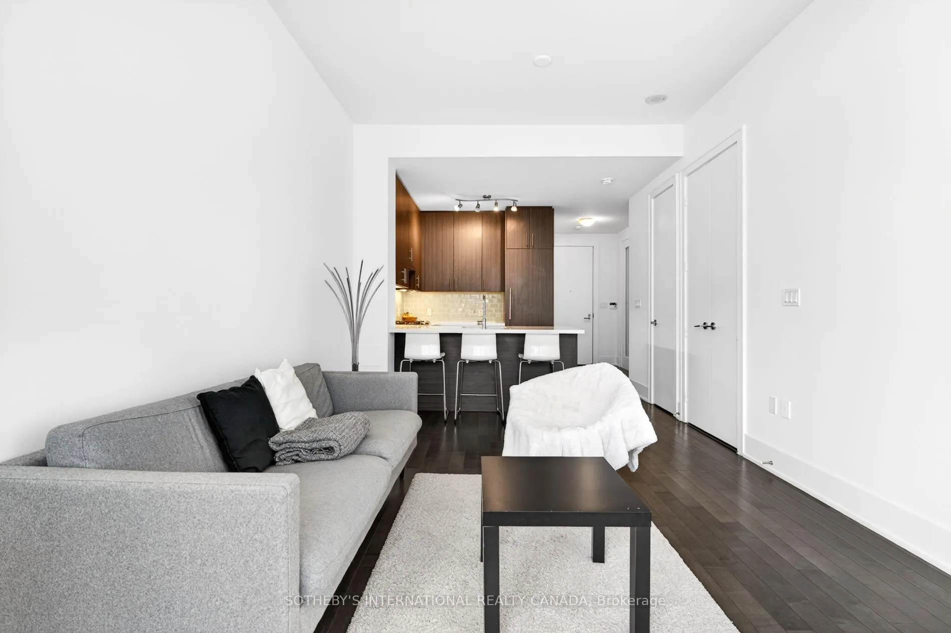 Photo 6 of Unit 816, 39 Queens Quay E, Toronto, Waterfront Communities — HOMEH