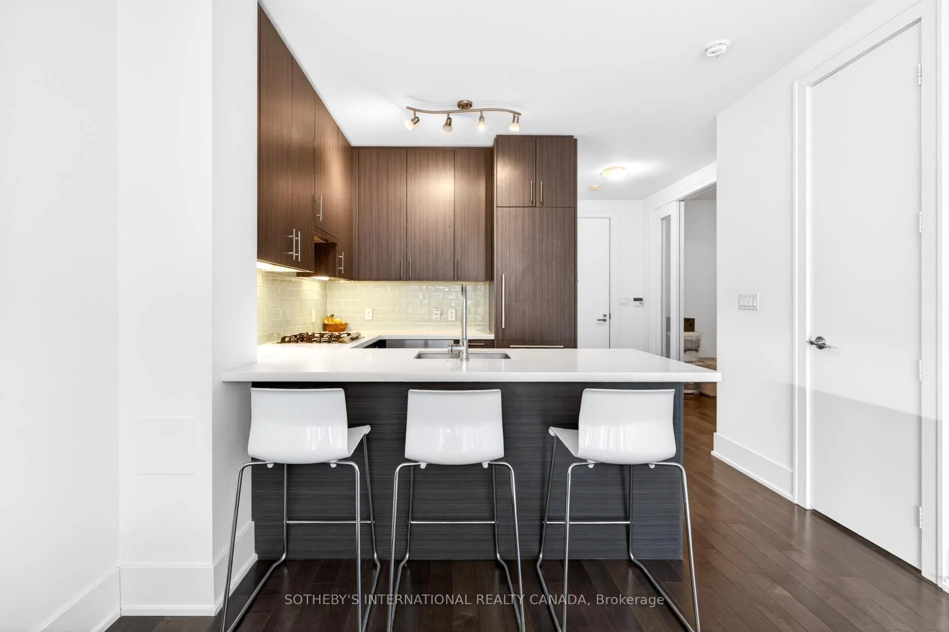Photo 8 of Unit 816, 39 Queens Quay E, Toronto, Waterfront Communities — HOMEH