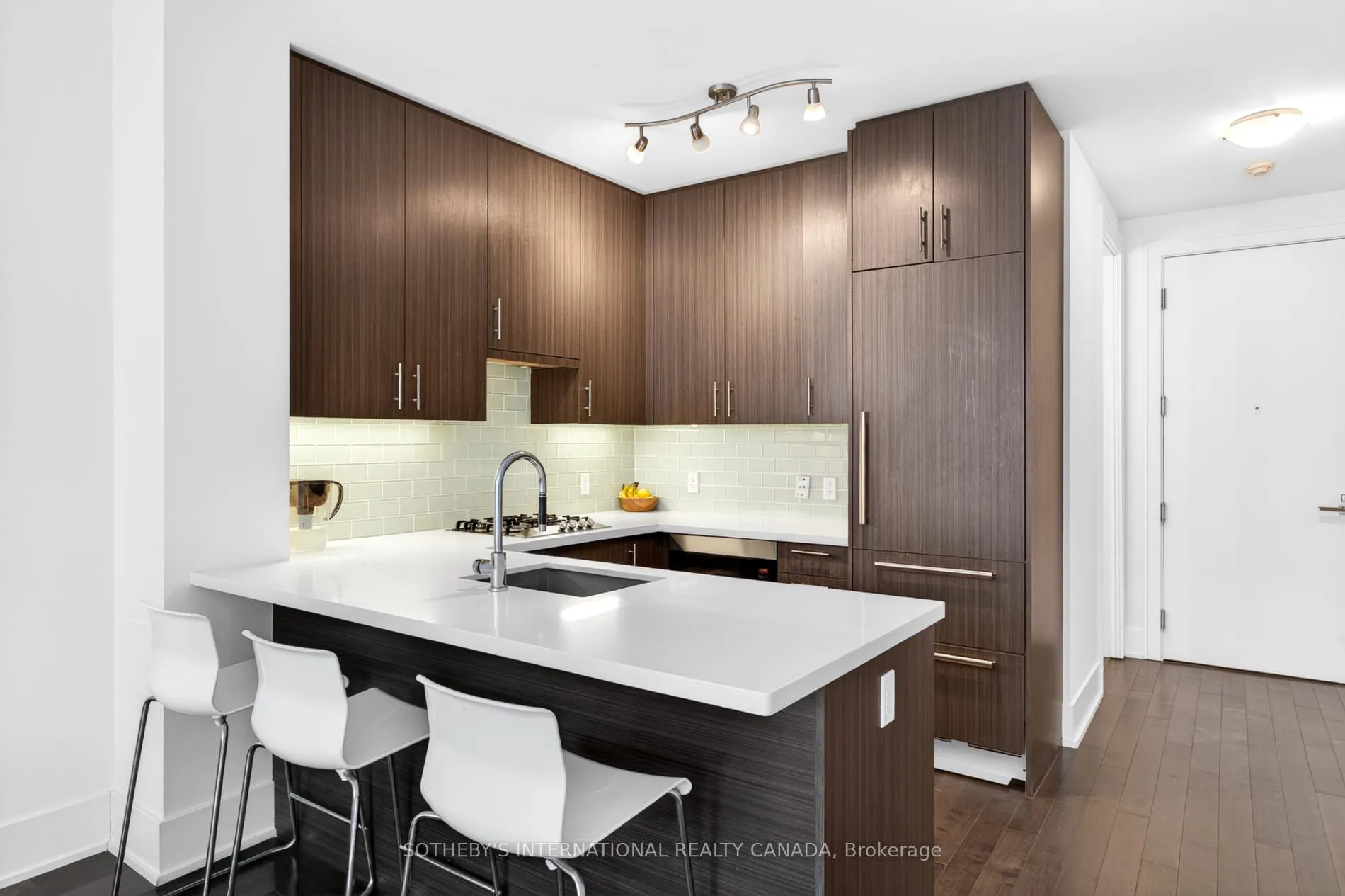 Photo 10 of Unit 816, 39 Queens Quay E, Toronto, Waterfront Communities — HOMEH