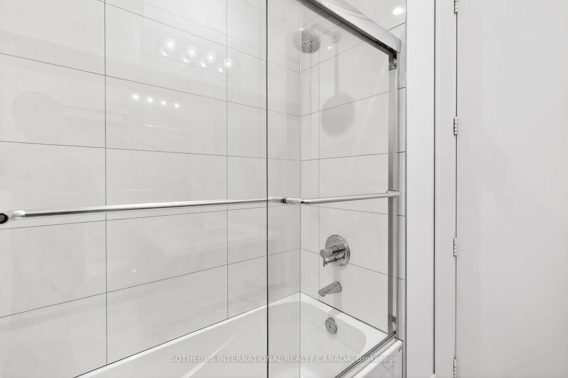 Photo 18 of Unit 816, 39 Queens Quay E, Toronto, Waterfront Communities — HOMEH