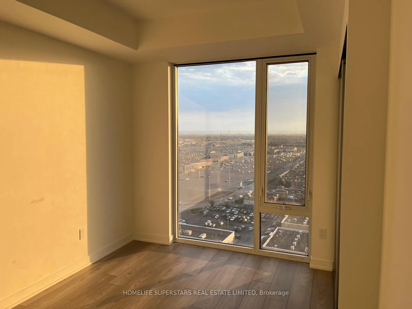 Photo 6 of Unit 1912, 10 Abeja Street, Vaughan, Concord — HOMEH