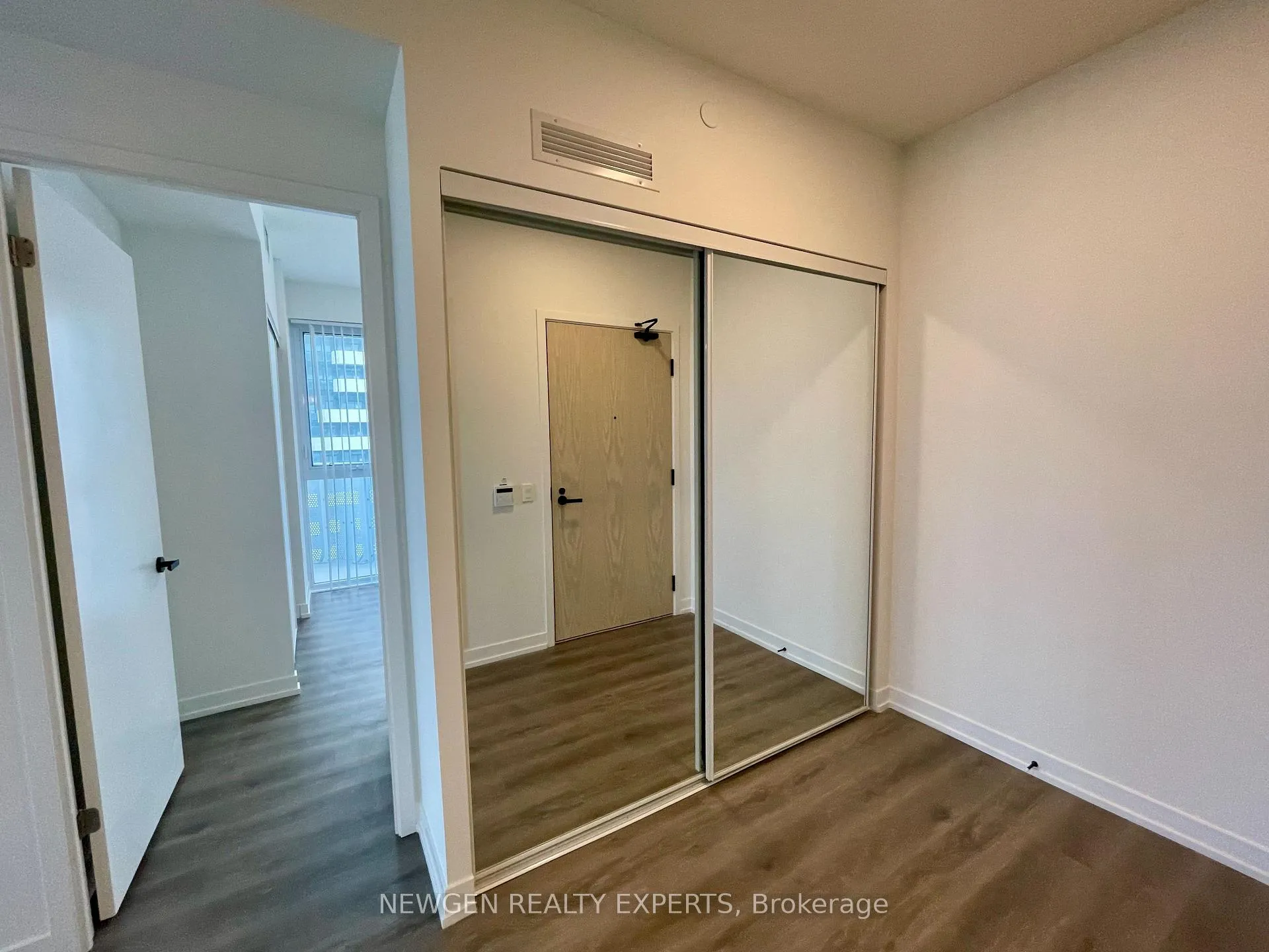 Photo 4 of Unit 1512, 225 Commerce Street, Vaughan, Vaughan Corporate Centre — HOMEH