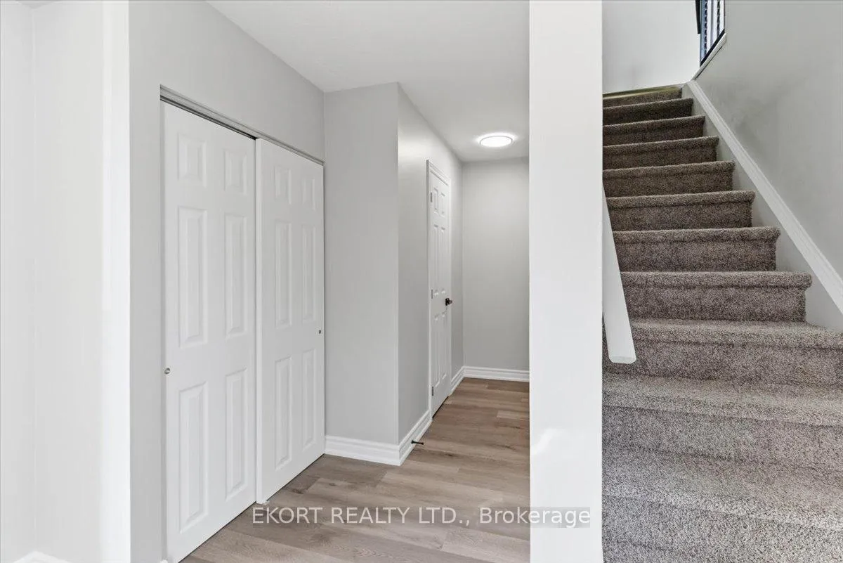 Photo 8 of Unit 27, 17 Tracey Park Drive, Belleville, Belleville Ward — HOMEH