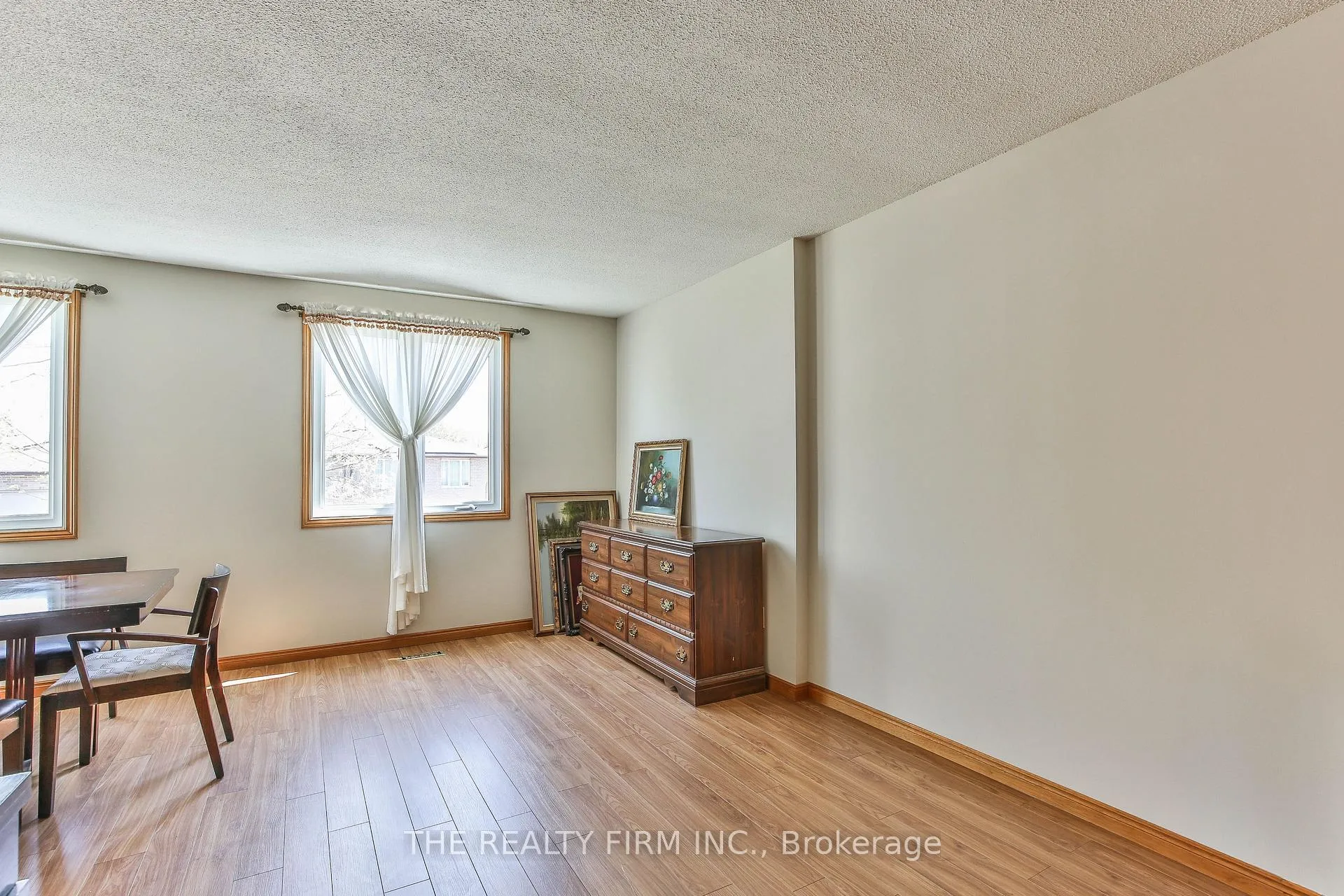 Photo 8 of 8 Quail Ridge Crescent, London, East P — HOMEH