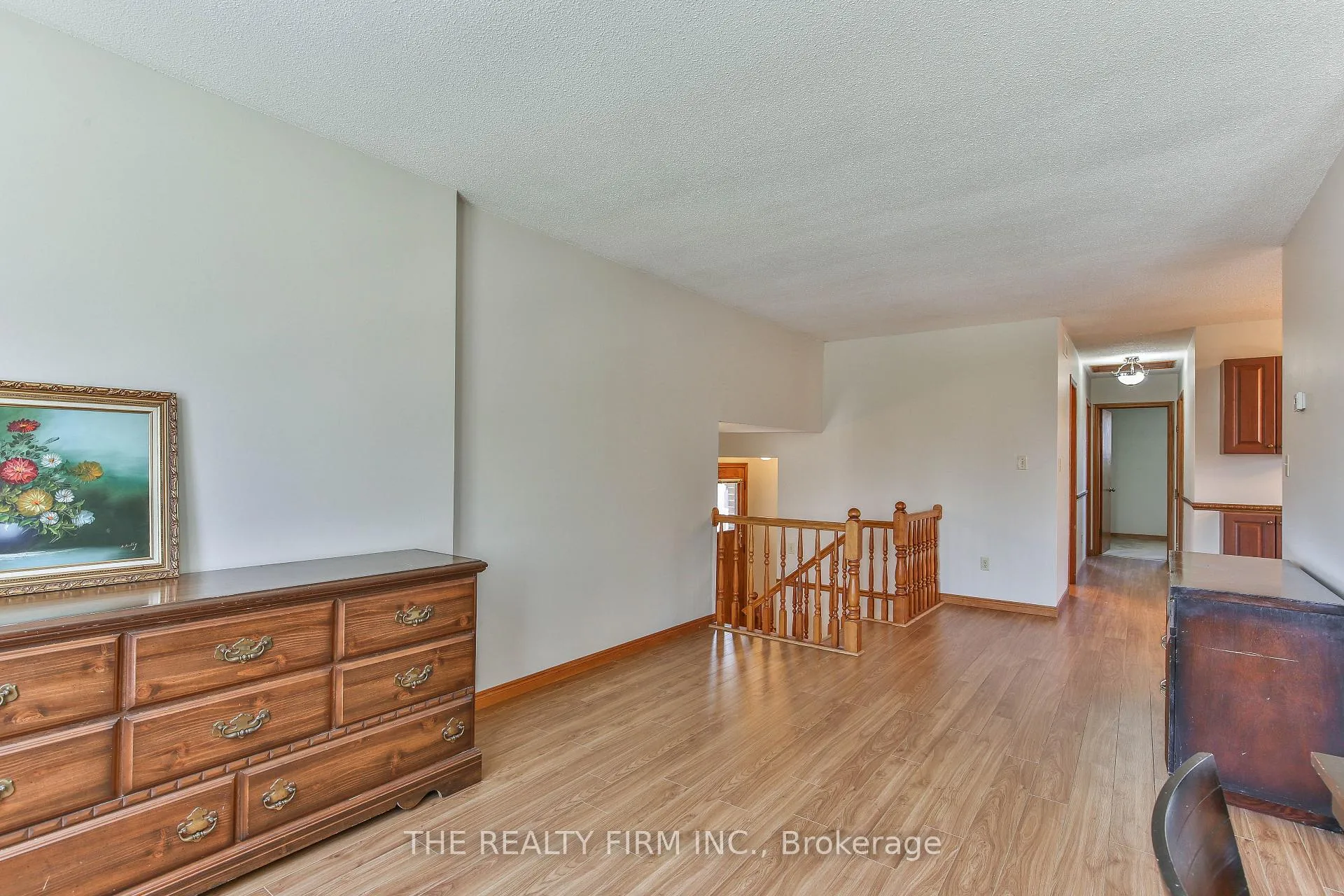 Photo 10 of 8 Quail Ridge Crescent, London, East P — HOMEH