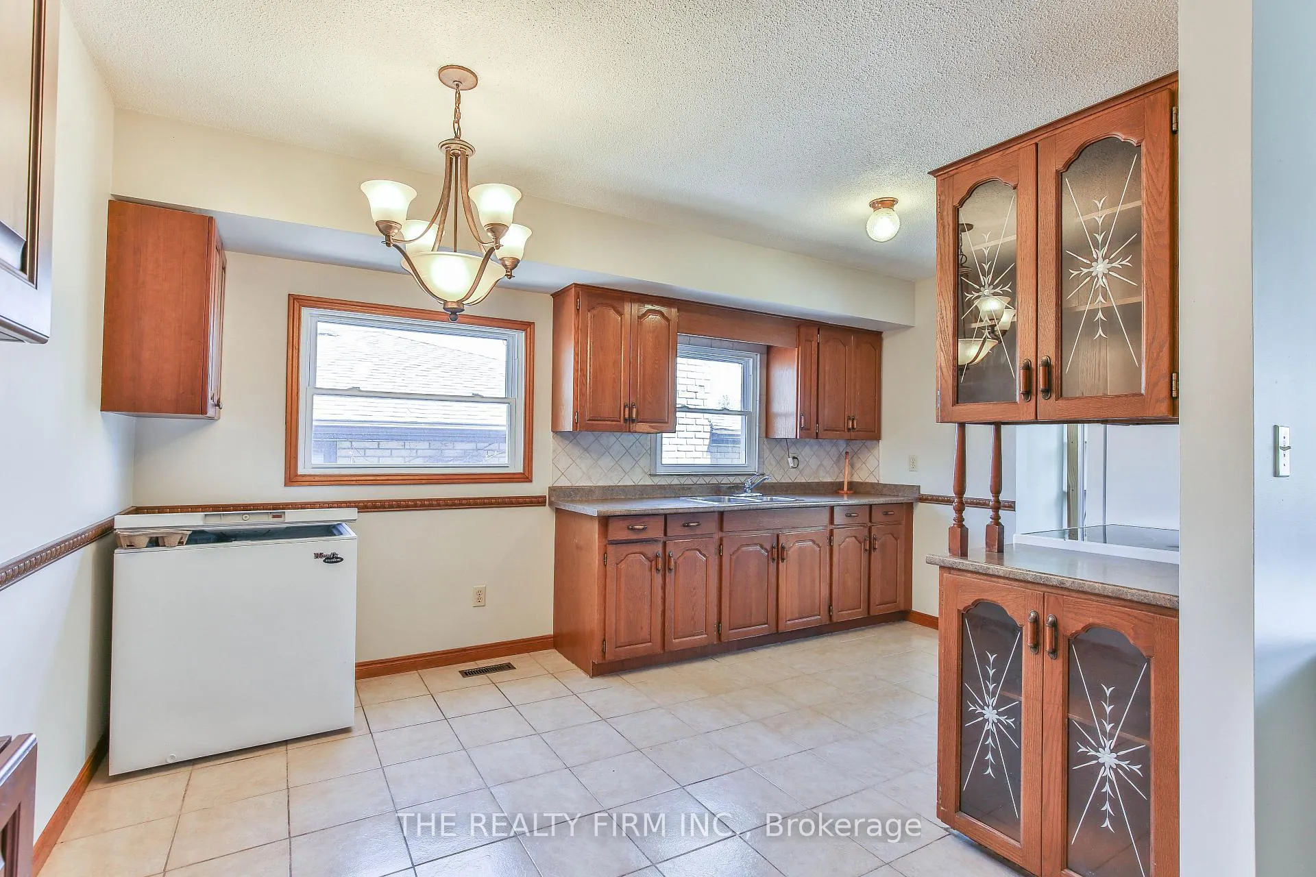 Photo 11 of 8 Quail Ridge Crescent, London, East P — HOMEH