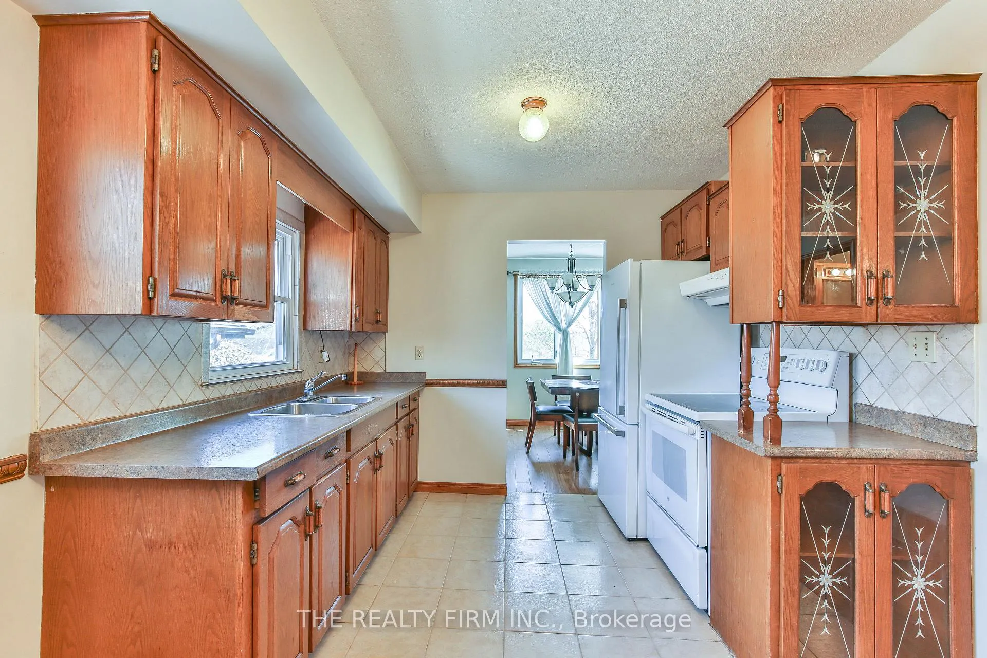 Photo 13 of 8 Quail Ridge Crescent, London, East P — HOMEH