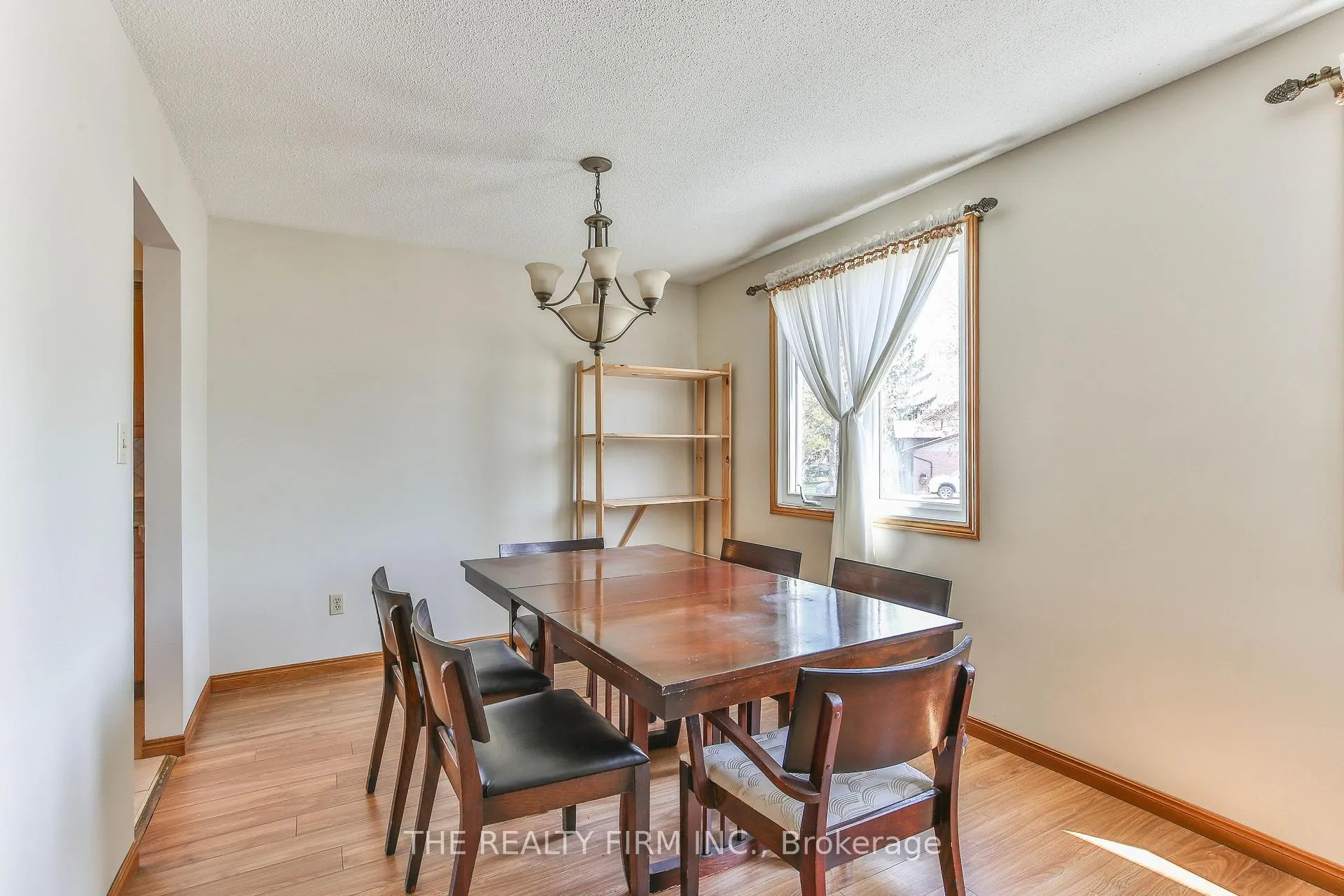 Photo 18 of 8 Quail Ridge Crescent, London, East P — HOMEH