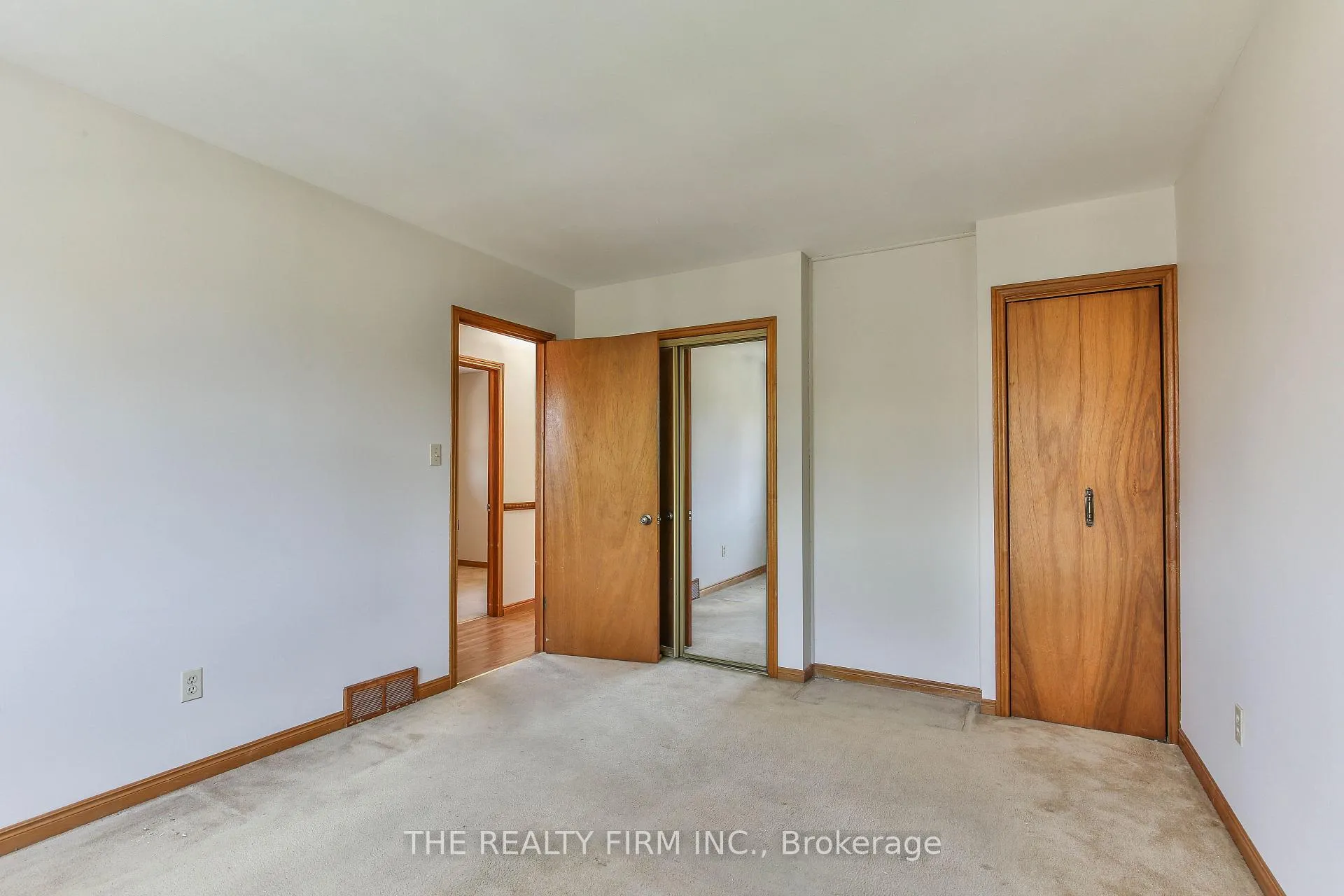 Photo 21 of 8 Quail Ridge Crescent, London, East P — HOMEH