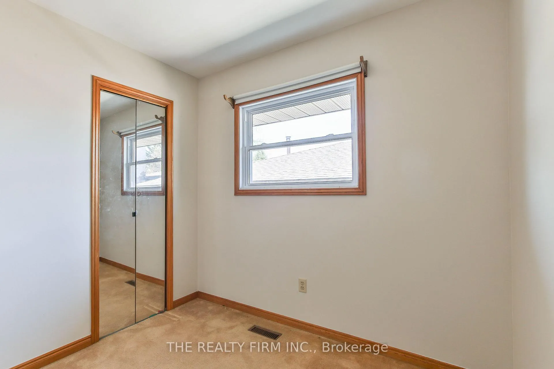 Photo 23 of 8 Quail Ridge Crescent, London, East P — HOMEH
