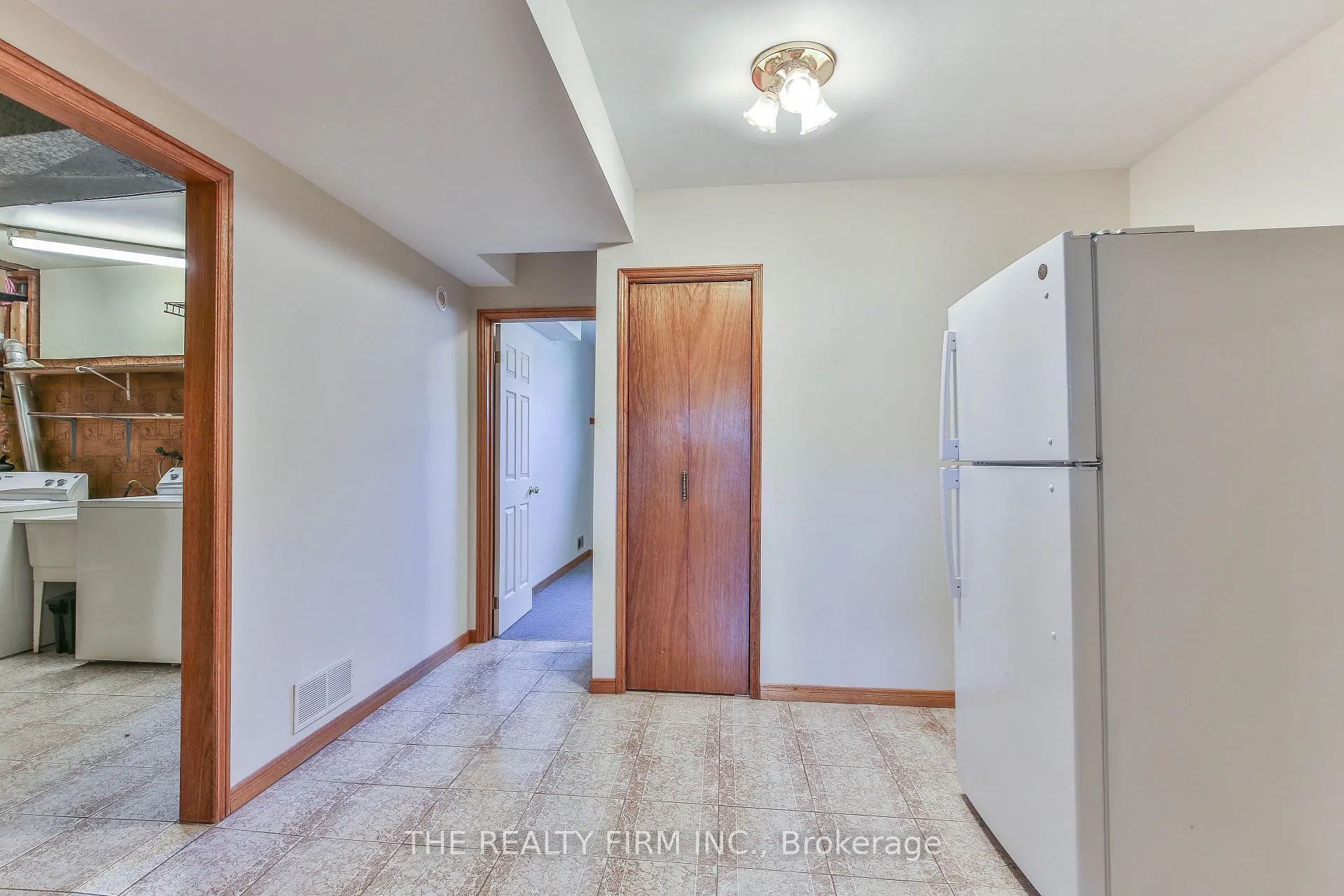 Photo 34 of 8 Quail Ridge Crescent, London, East P — HOMEH