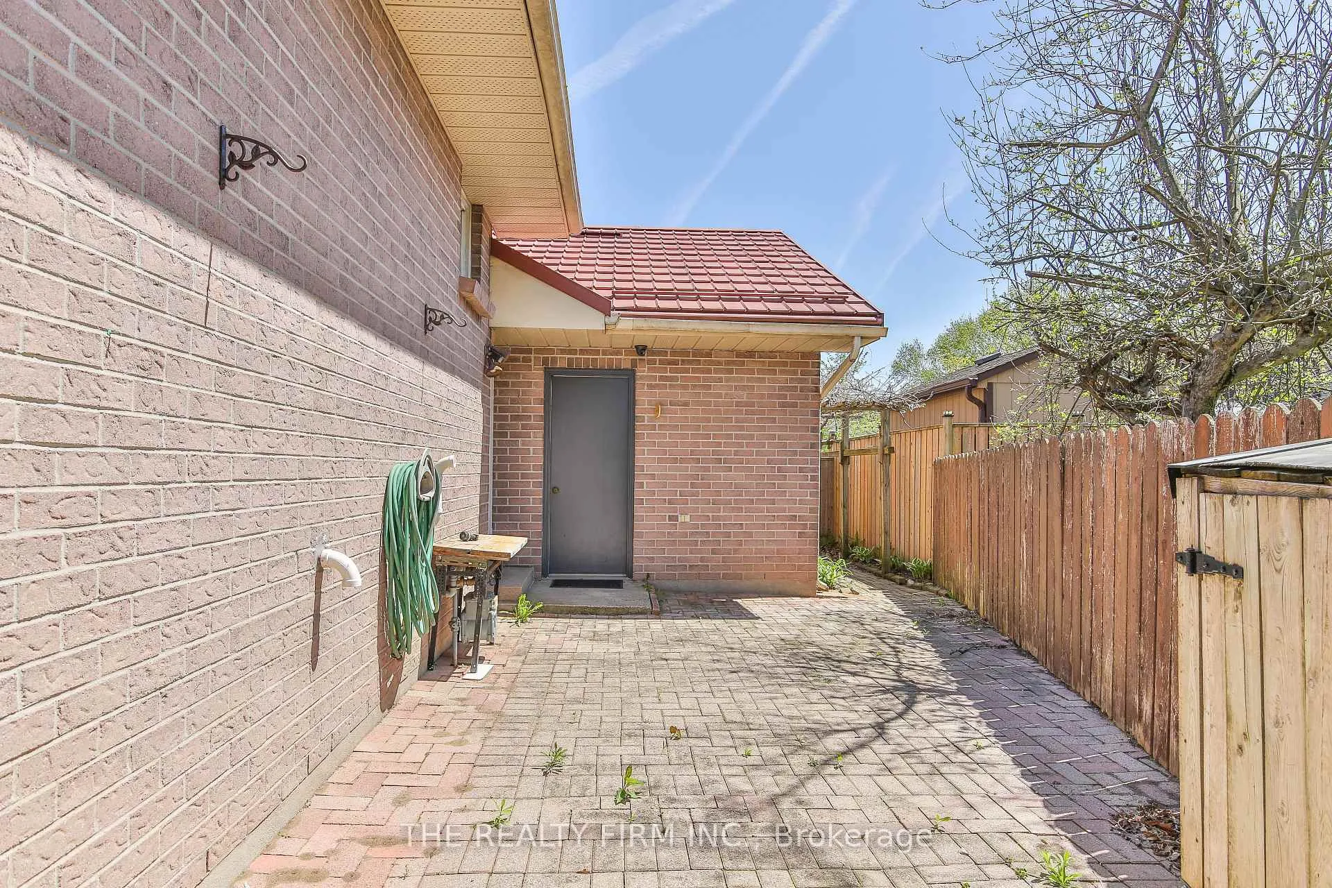 Photo 38 of 8 Quail Ridge Crescent, London, East P — HOMEH