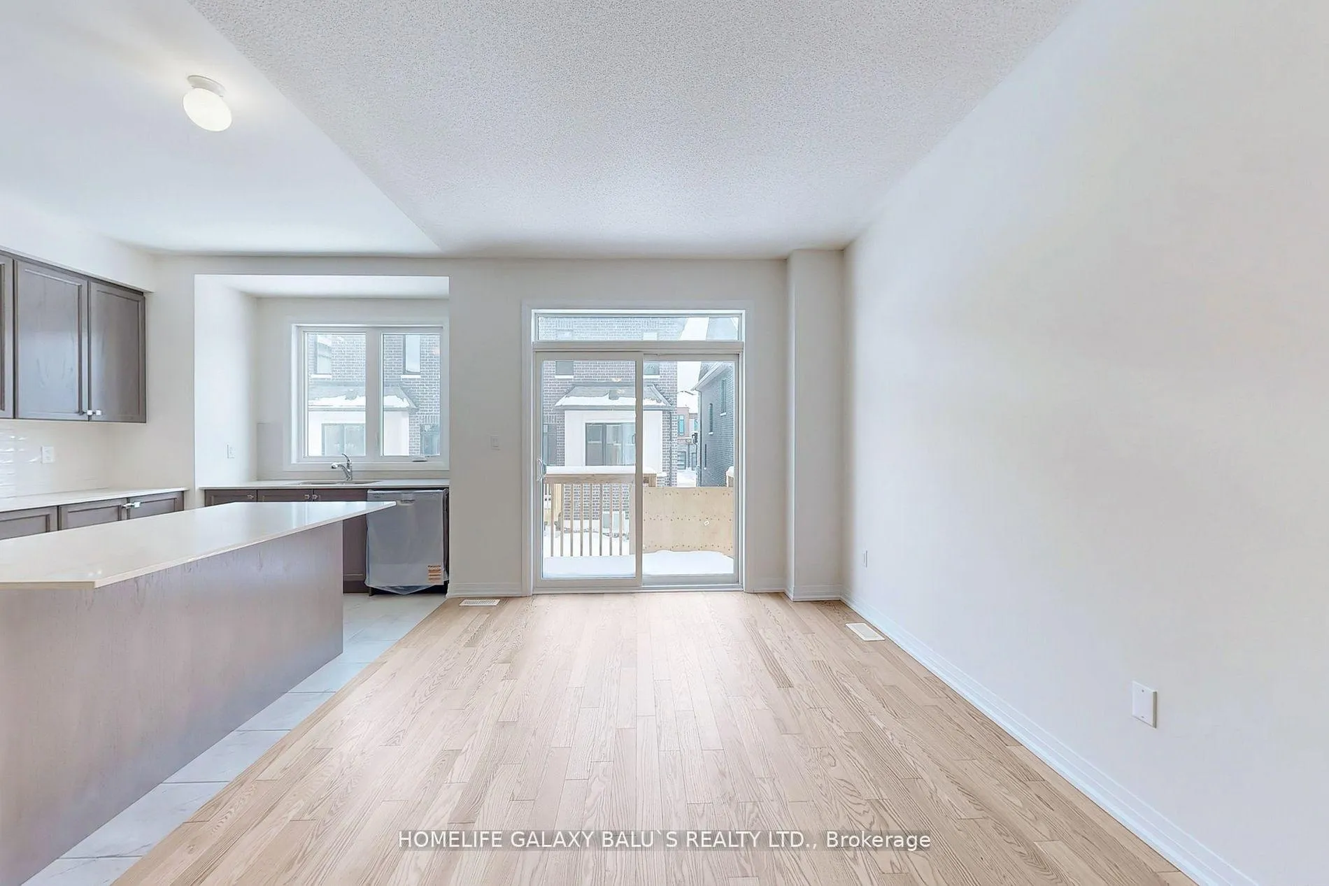 Photo 4 of 2943 Nakina Street, Pickering, Rural Pickering — HOMEH