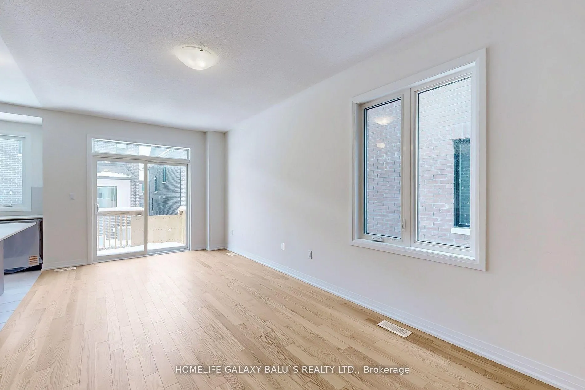 Photo 5 of 2943 Nakina Street, Pickering, Rural Pickering — HOMEH