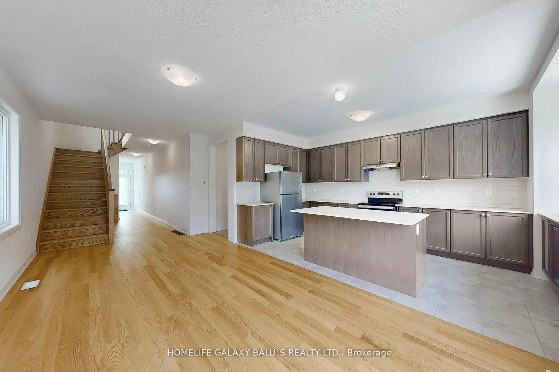 Photo 6 of 2943 Nakina Street, Pickering, Rural Pickering — HOMEH