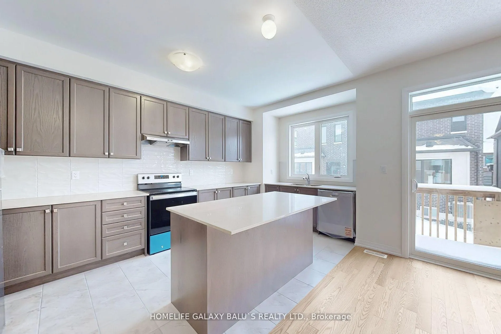 Photo 7 of 2943 Nakina Street, Pickering, Rural Pickering — HOMEH