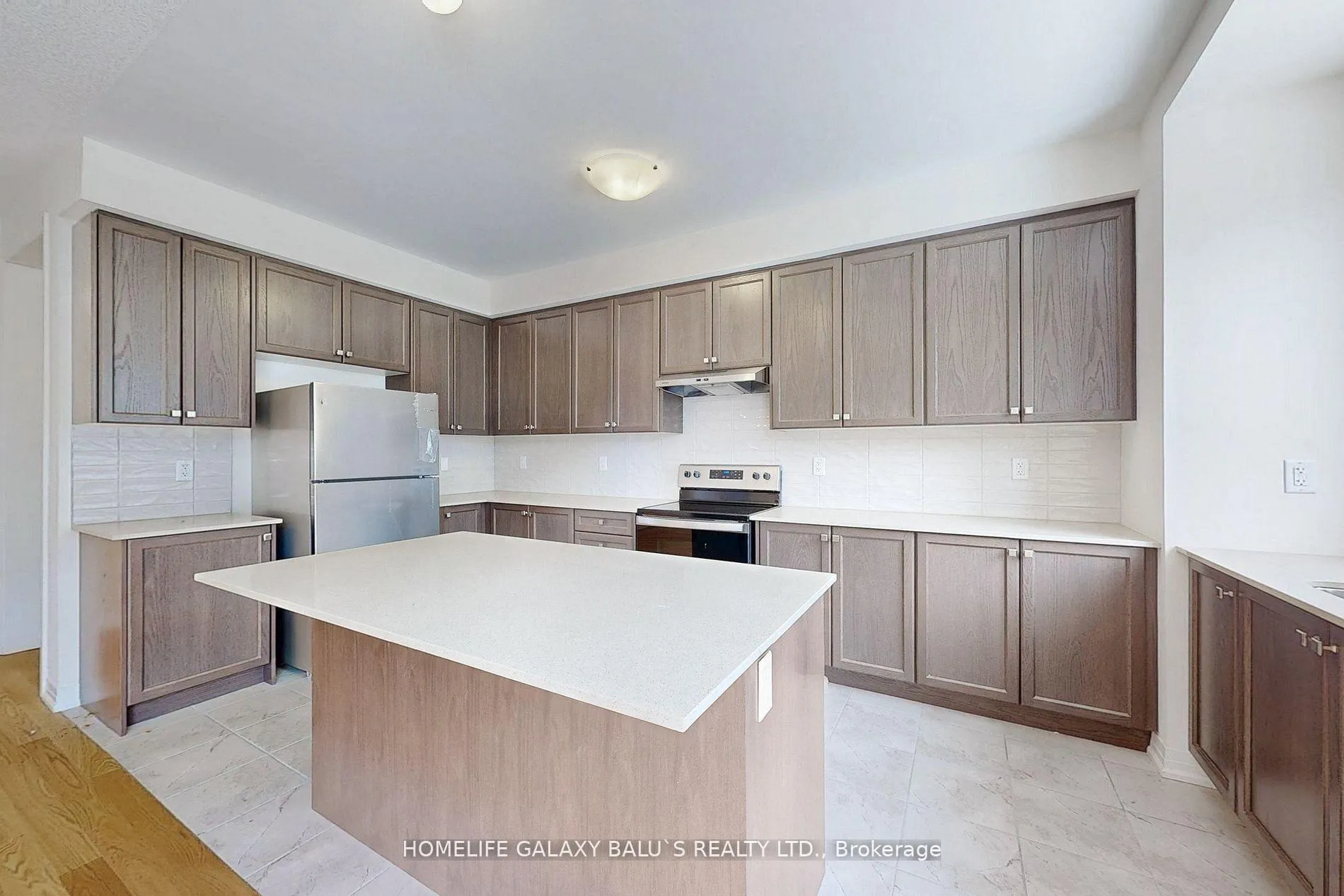 Photo 8 of 2943 Nakina Street, Pickering, Rural Pickering — HOMEH