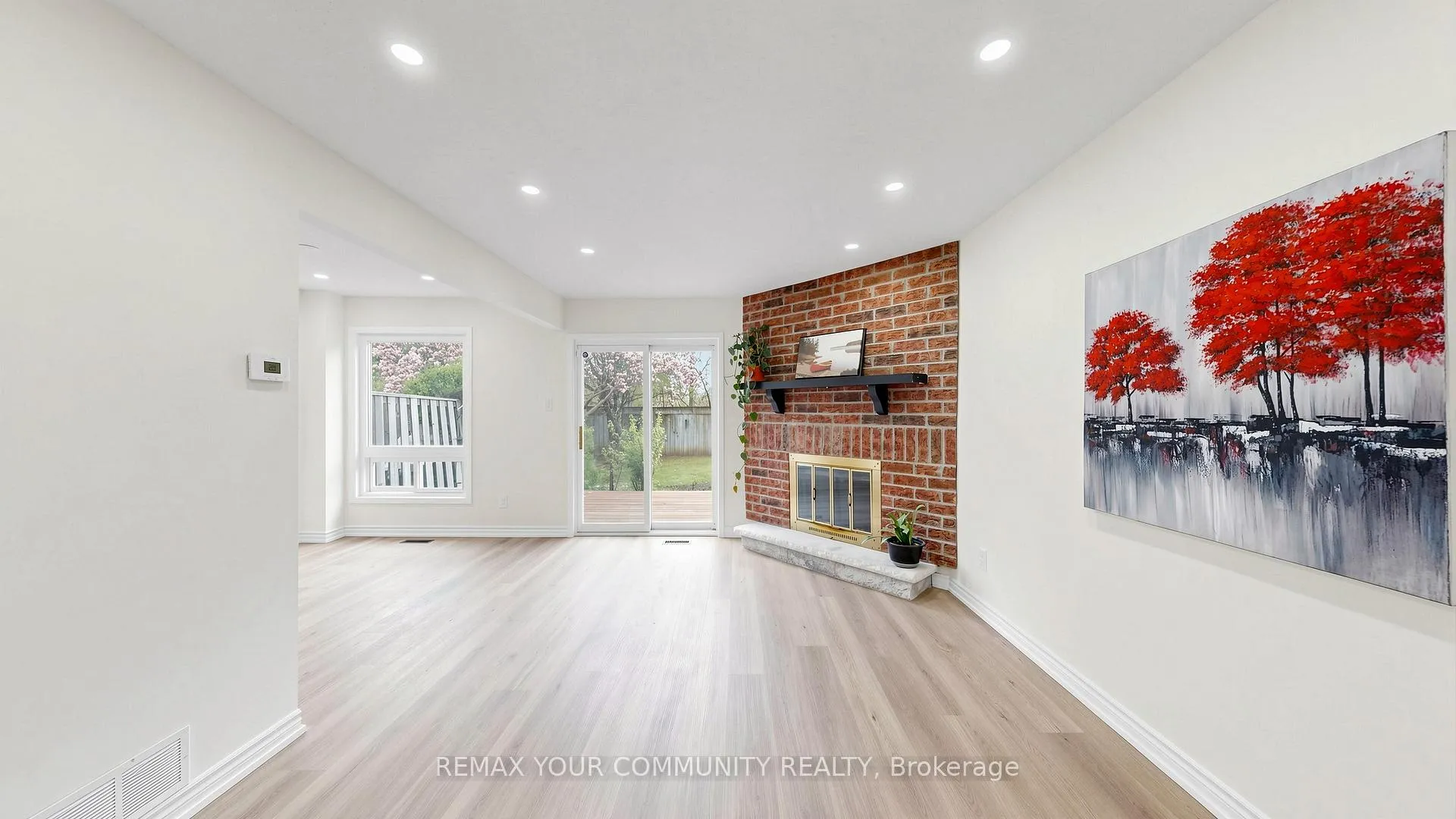 Photo 4 of Unit 32, 57 Kindale Way, Markham, Royal Orchard — HOMEH