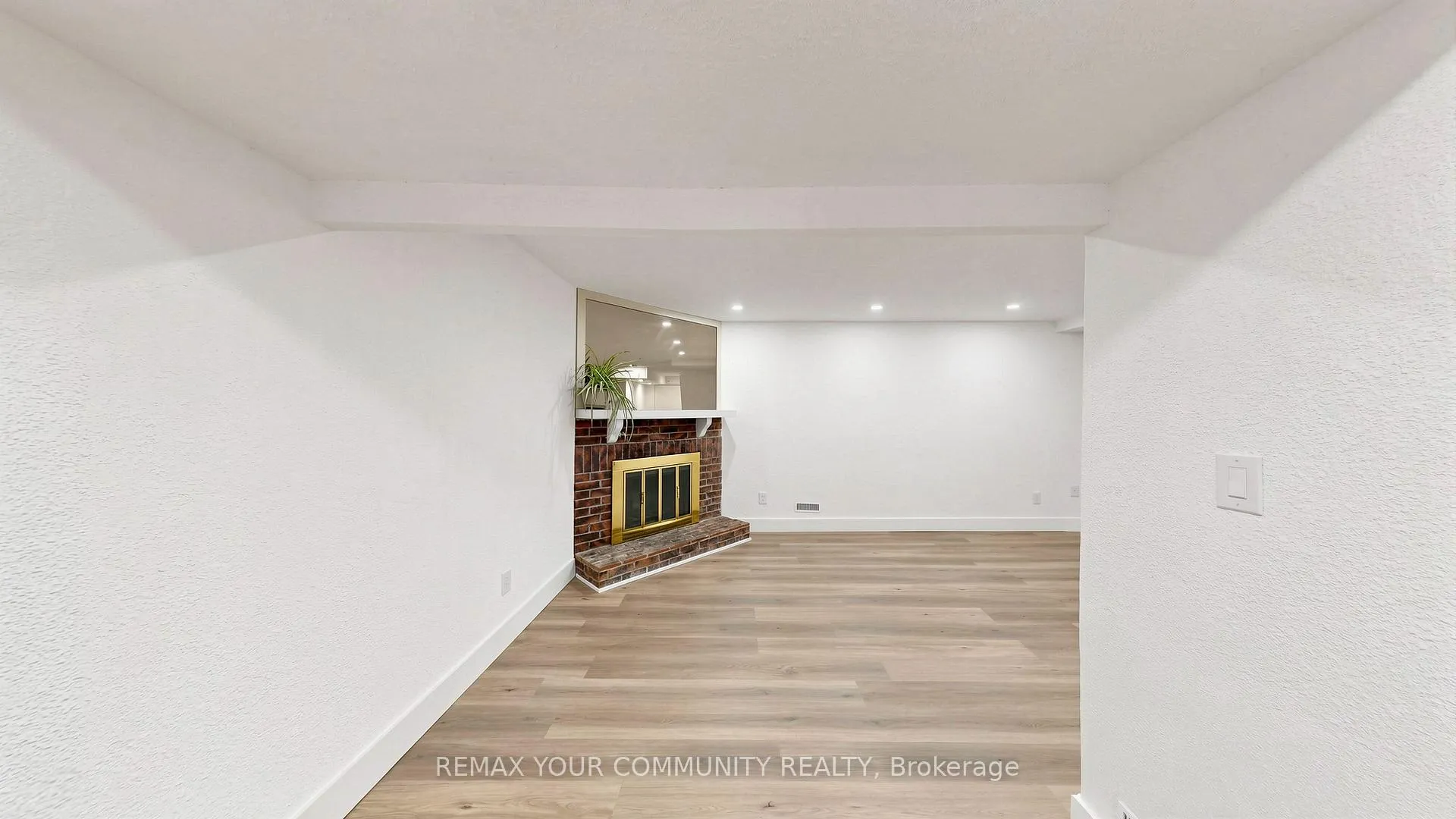 Photo 25 of Unit 32, 57 Kindale Way, Markham, Royal Orchard — HOMEH
