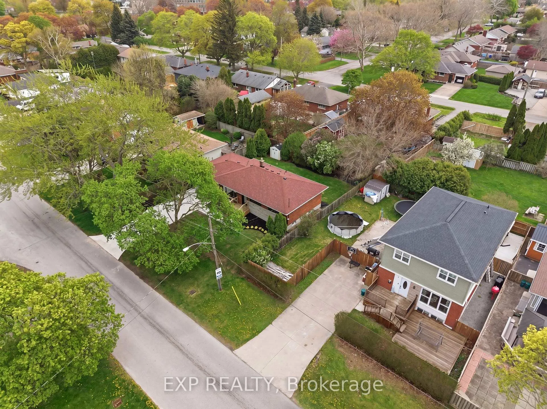 Photo 4 of 6 Bessborough Drive, St. Catharines, Bunting/Linwell — HOMEH