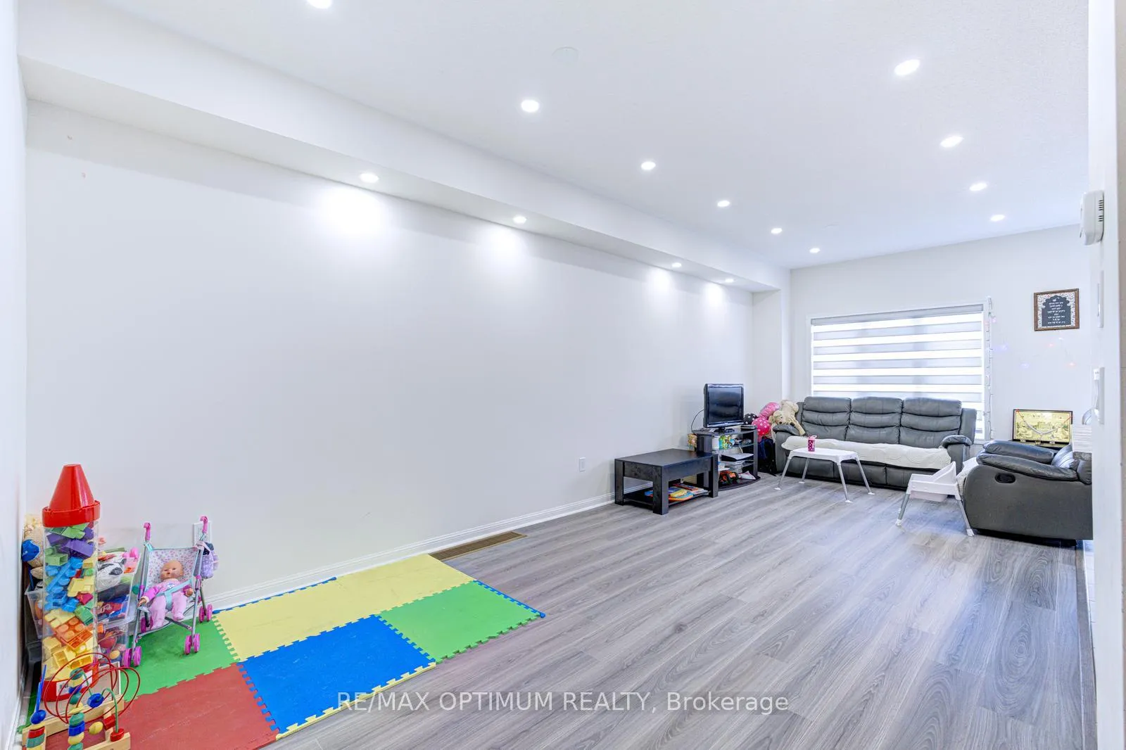 Photo 8 of 2589 Secreto Drive, Oshawa, Windfields — HOMEH