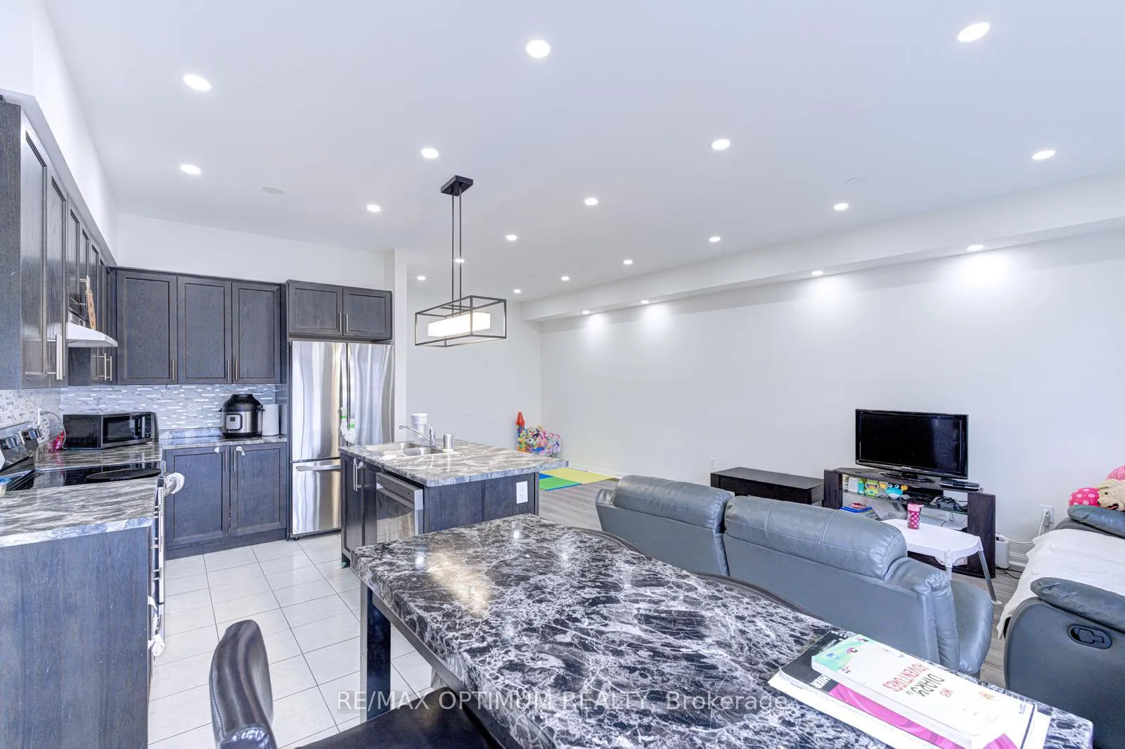 Photo 16 of 2589 Secreto Drive, Oshawa, Windfields — HOMEH