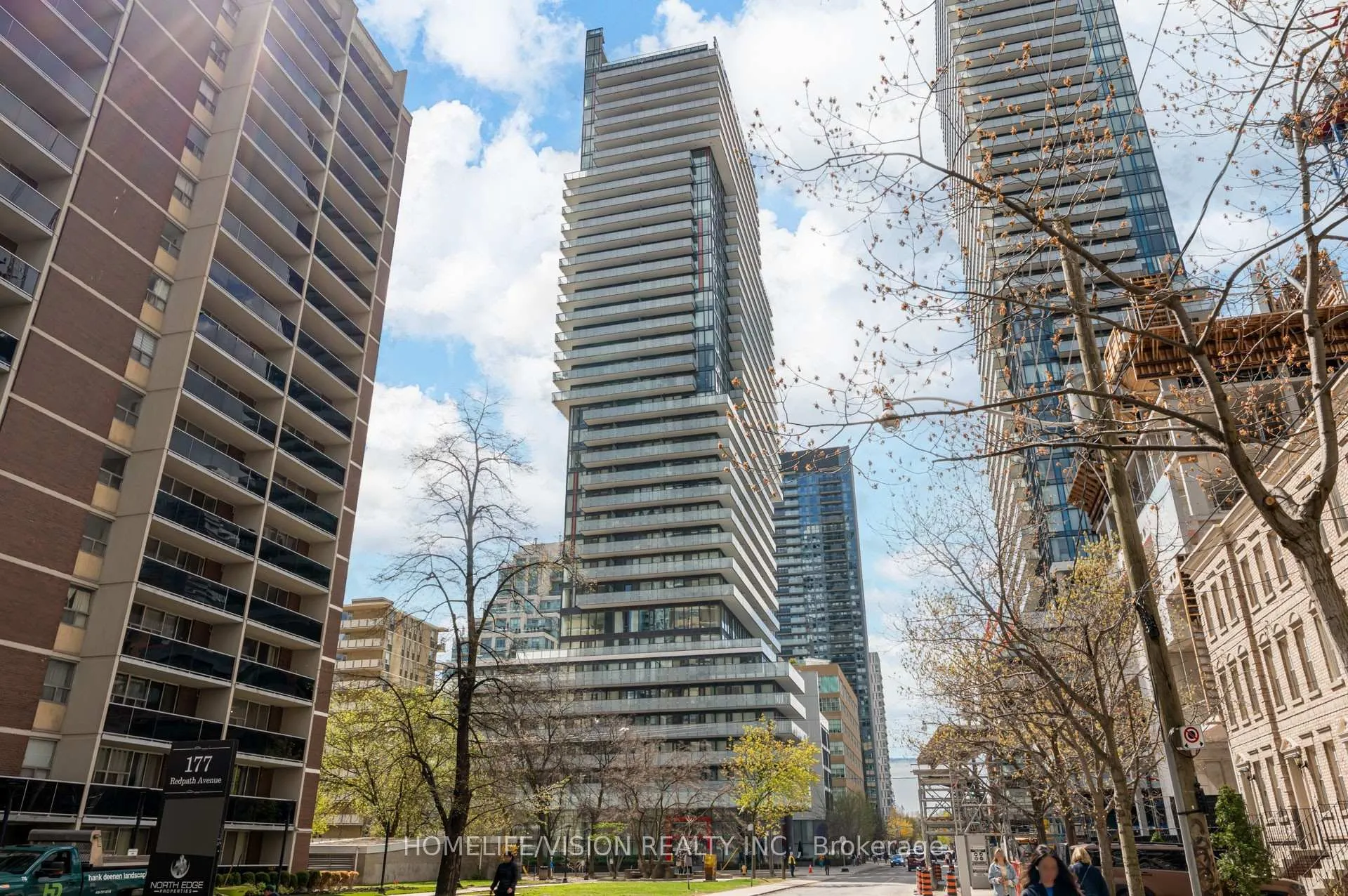 Photo 1 of Unit 910, 185 Roehampton Avenue, Toronto, Mount Pleasant West — HOMEH