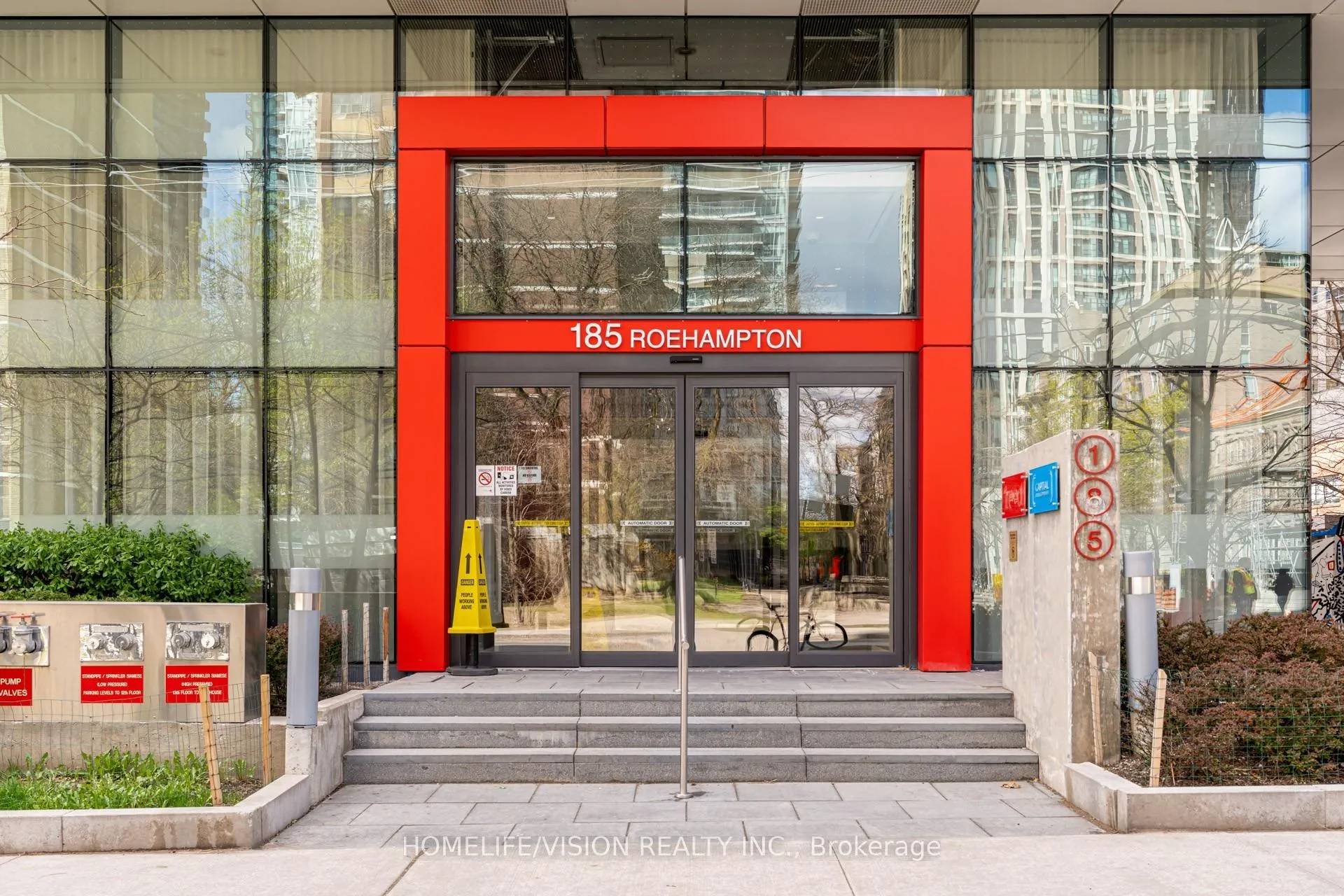 Photo 4 of Unit 910, 185 Roehampton Avenue, Toronto, Mount Pleasant West — HOMEH