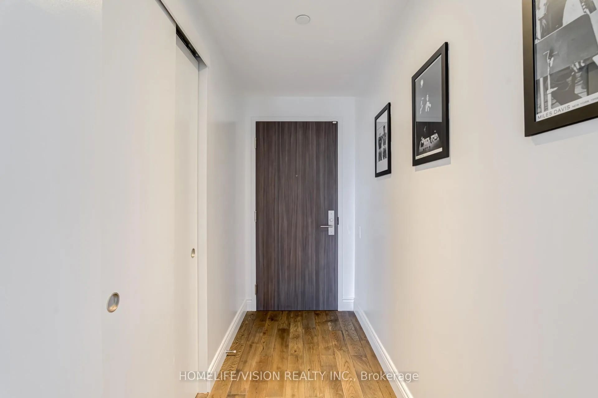 Photo 8 of Unit 910, 185 Roehampton Avenue, Toronto, Mount Pleasant West — HOMEH