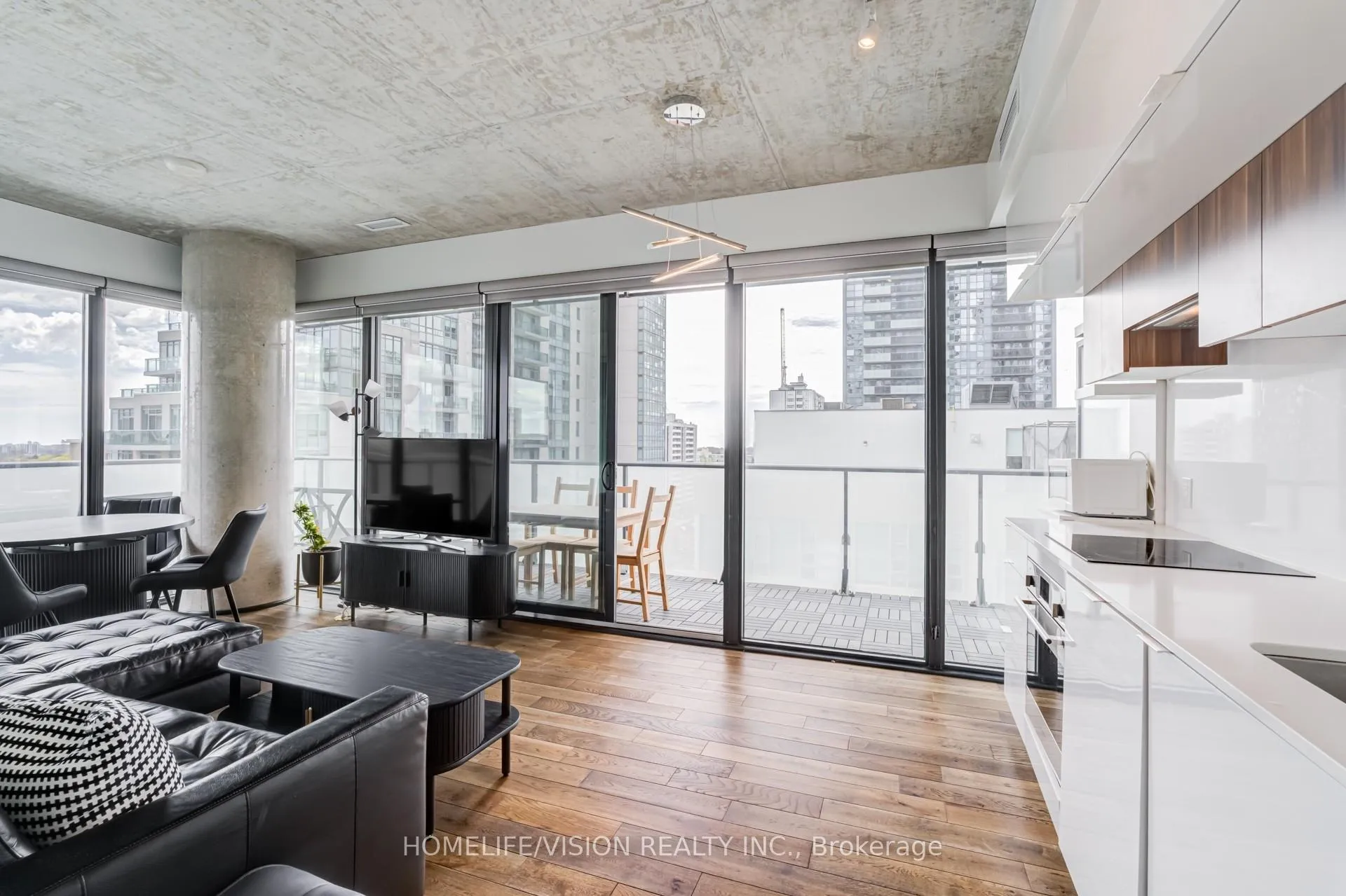 Photo 10 of Unit 910, 185 Roehampton Avenue, Toronto, Mount Pleasant West — HOMEH