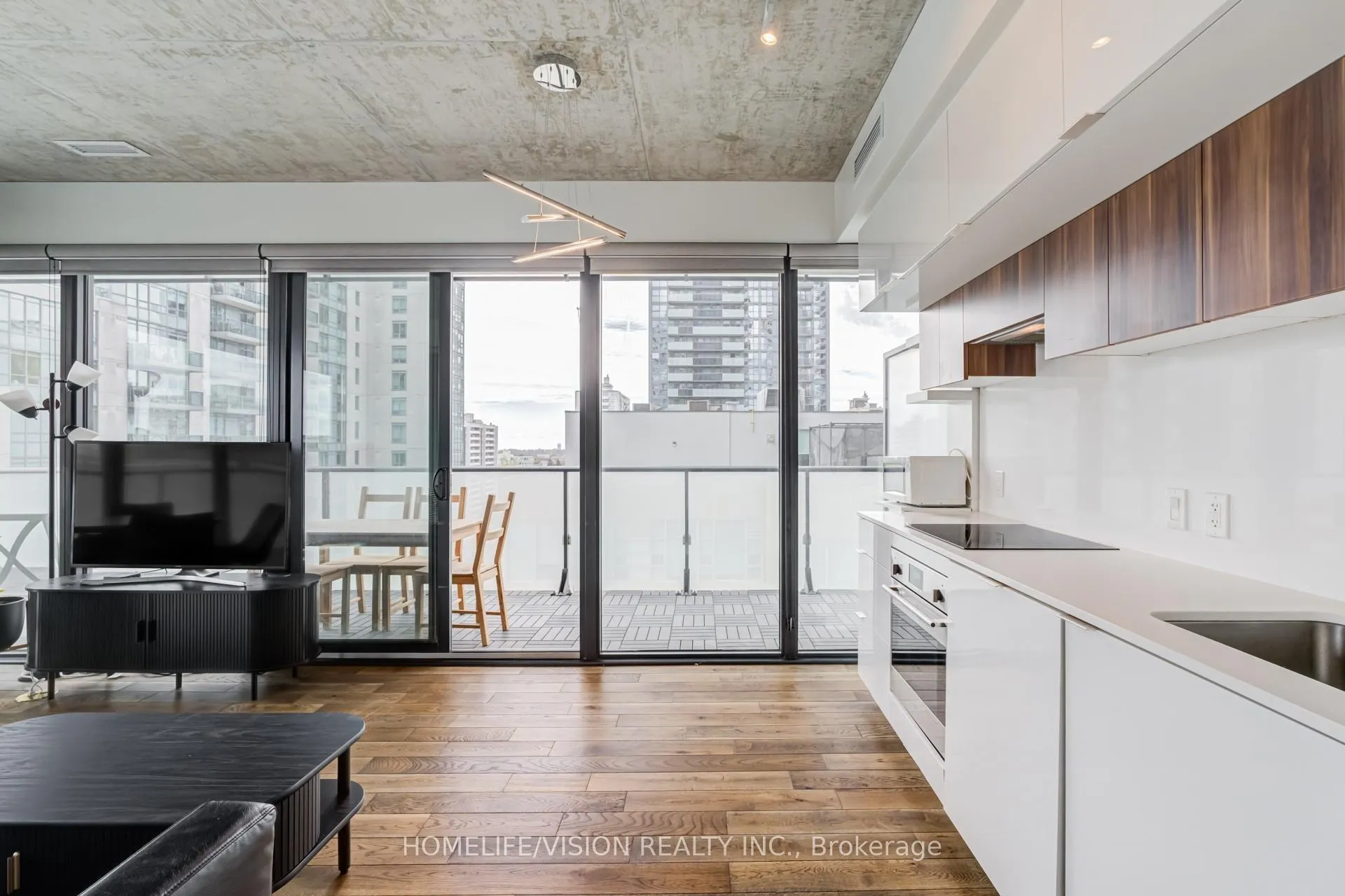 Photo 11 of Unit 910, 185 Roehampton Avenue, Toronto, Mount Pleasant West — HOMEH