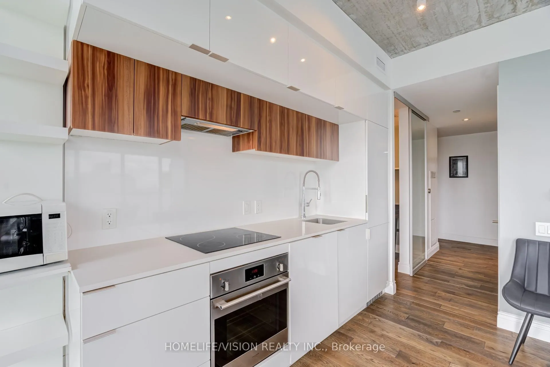 Photo 13 of Unit 910, 185 Roehampton Avenue, Toronto, Mount Pleasant West — HOMEH