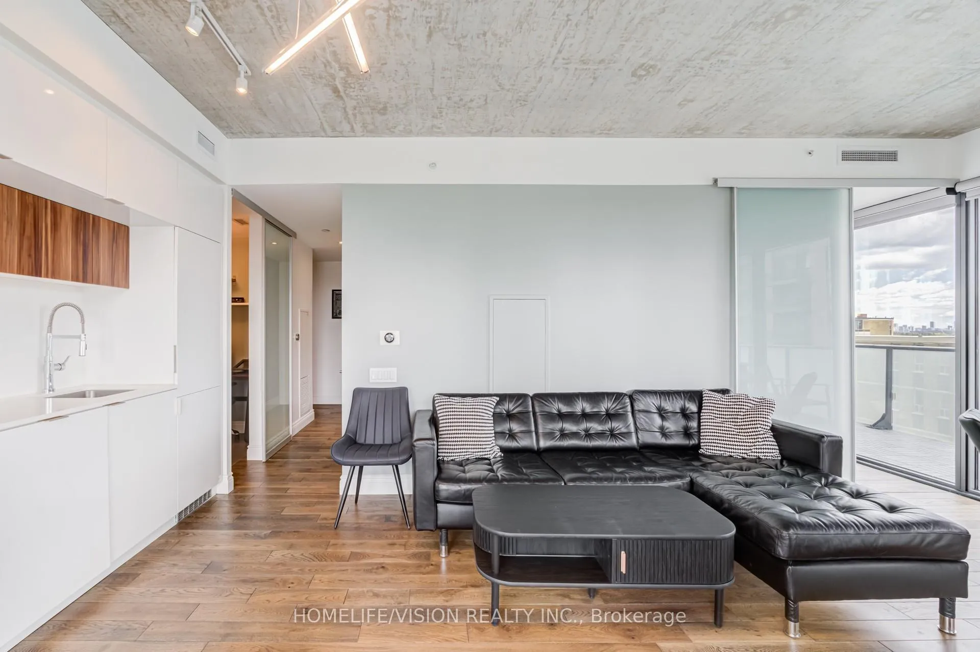 Photo 14 of Unit 910, 185 Roehampton Avenue, Toronto, Mount Pleasant West — HOMEH