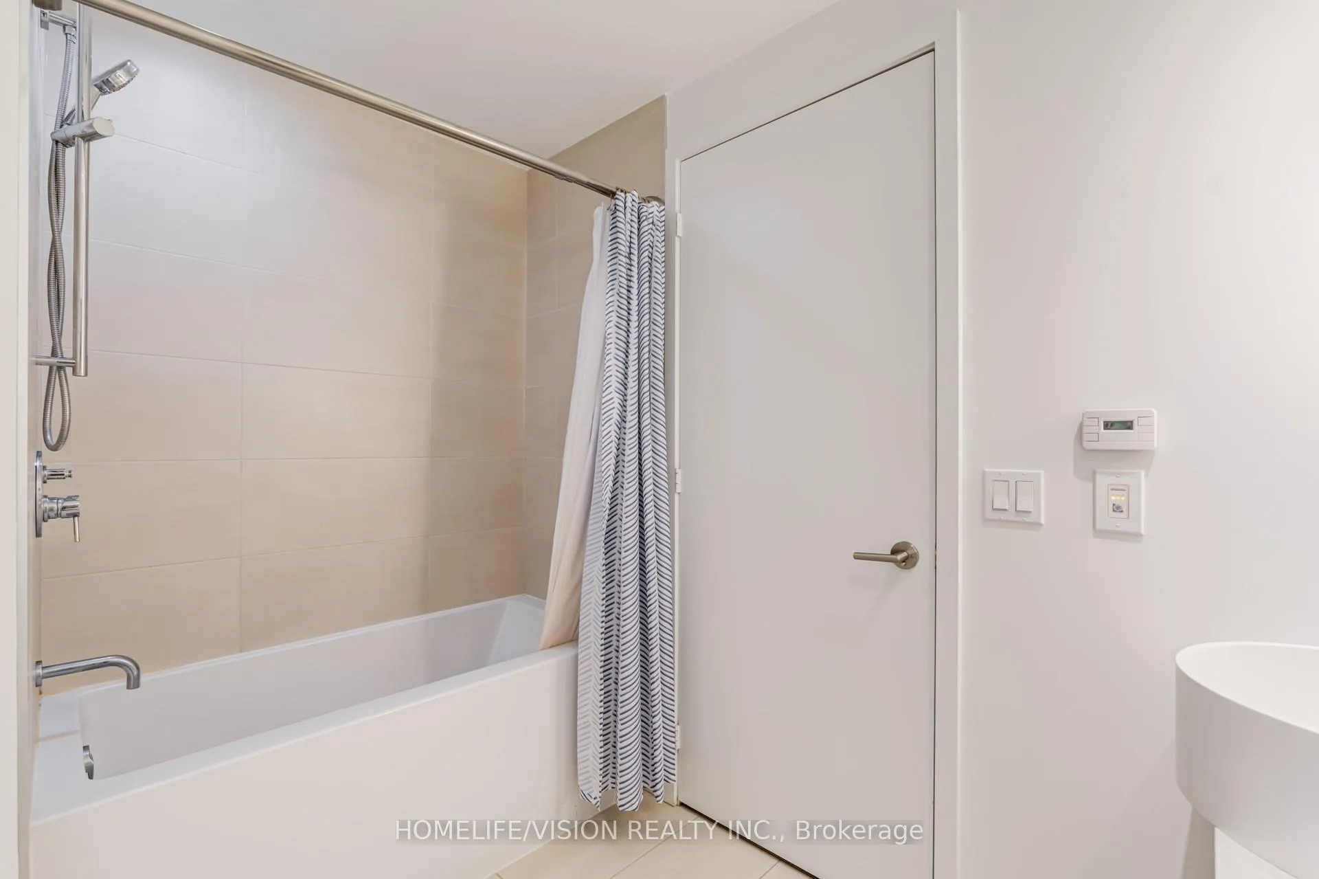Photo 33 of Unit 910, 185 Roehampton Avenue, Toronto, Mount Pleasant West — HOMEH