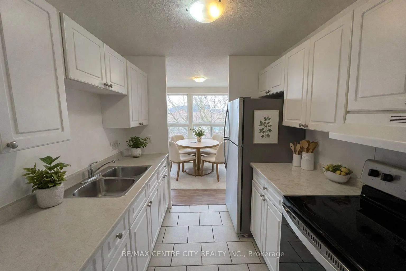 Photo 4 of Unit 316, 1447 Huron Street, London, East D — HOMEH