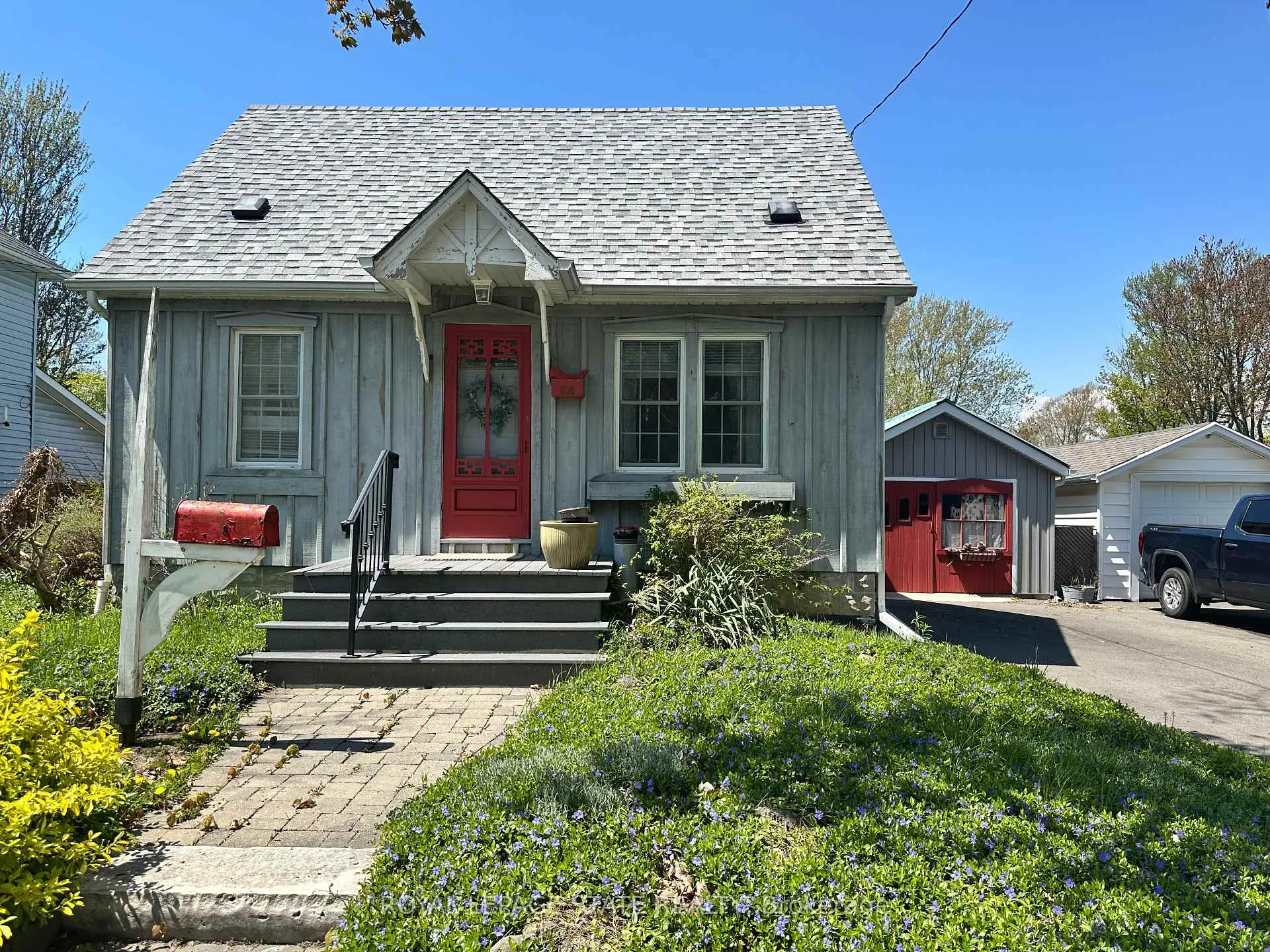 Photo 2 of 618 Pine Street, Haldimand, Dunnville — HOMEH