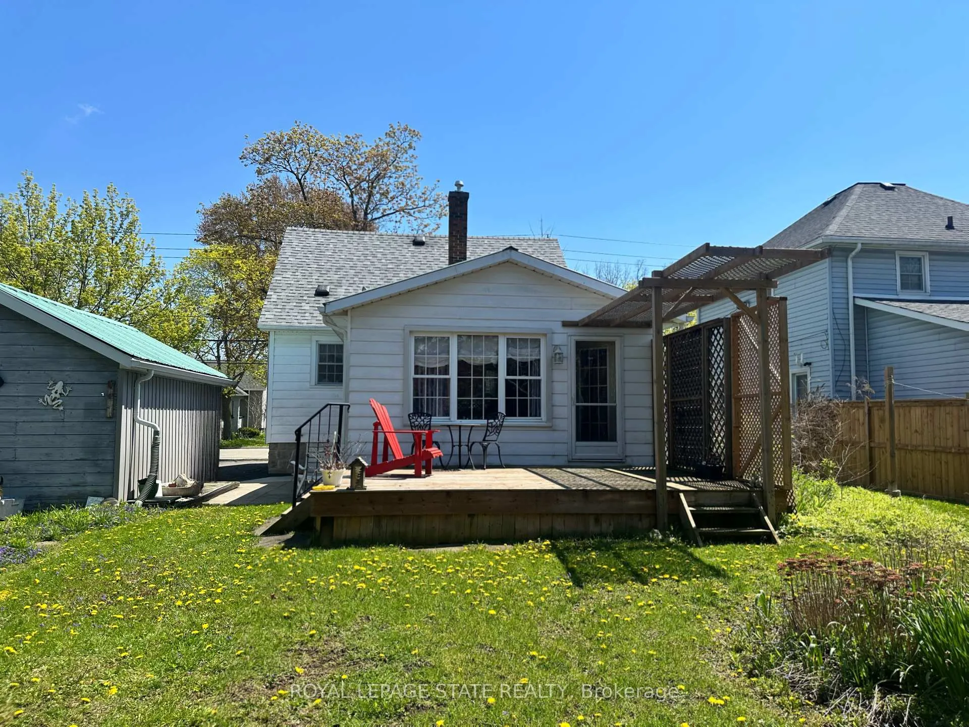Photo 3 of 618 Pine Street, Haldimand, Dunnville — HOMEH