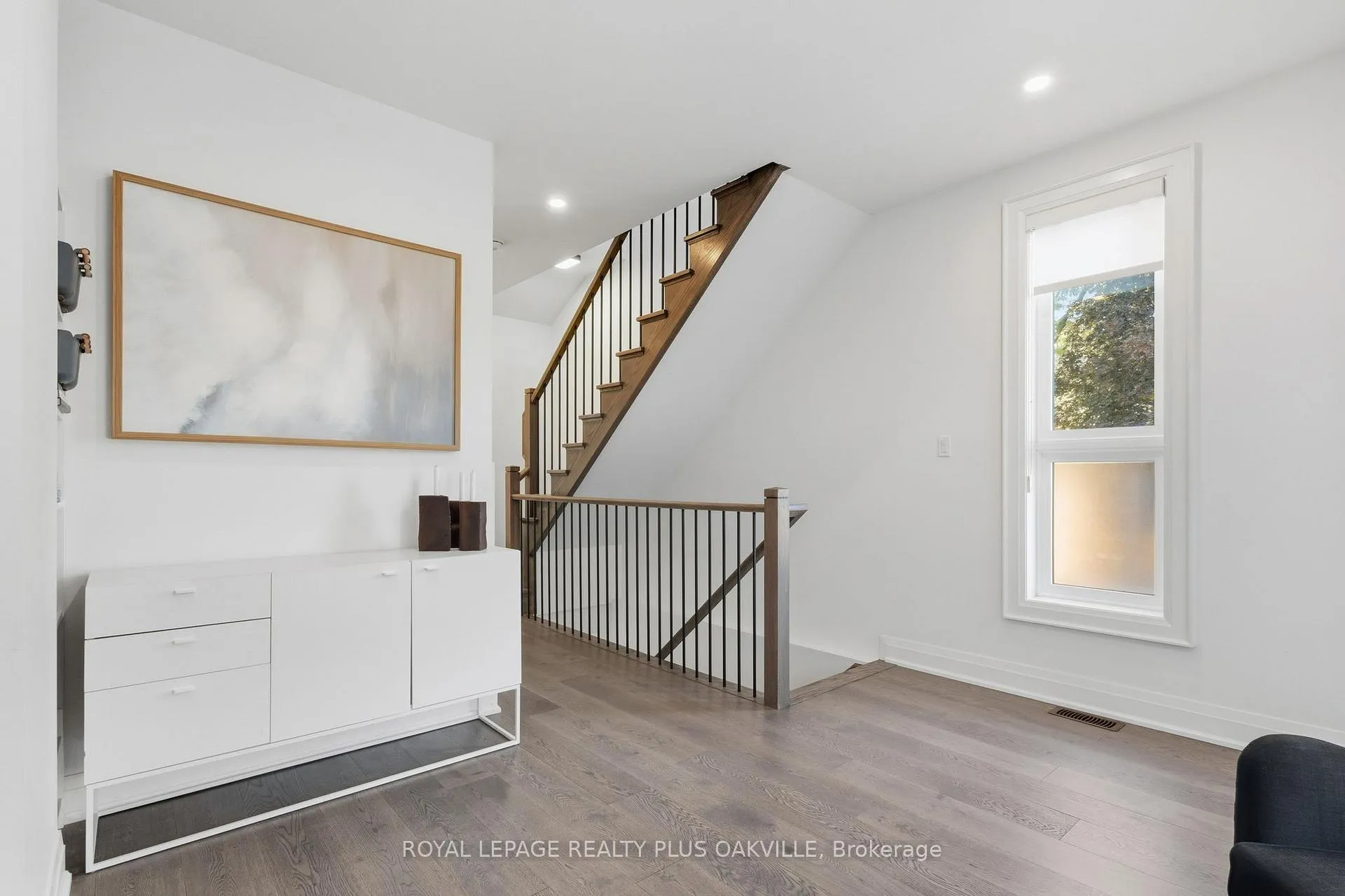 Photo 8 of 3228 Ellyn Common, Burlington, Roseland — HOMEH