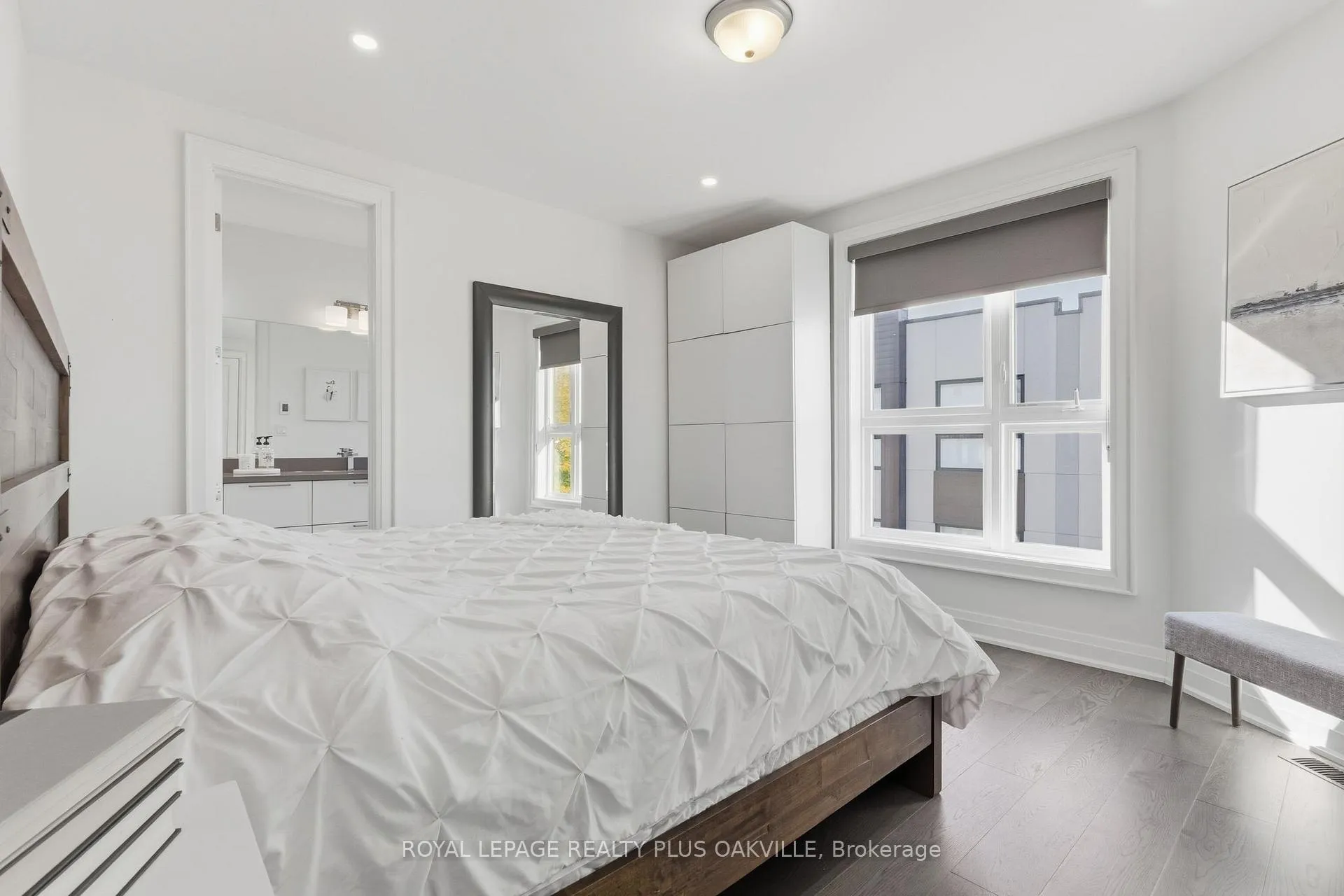 Photo 25 of 3228 Ellyn Common, Burlington, Roseland — HOMEH