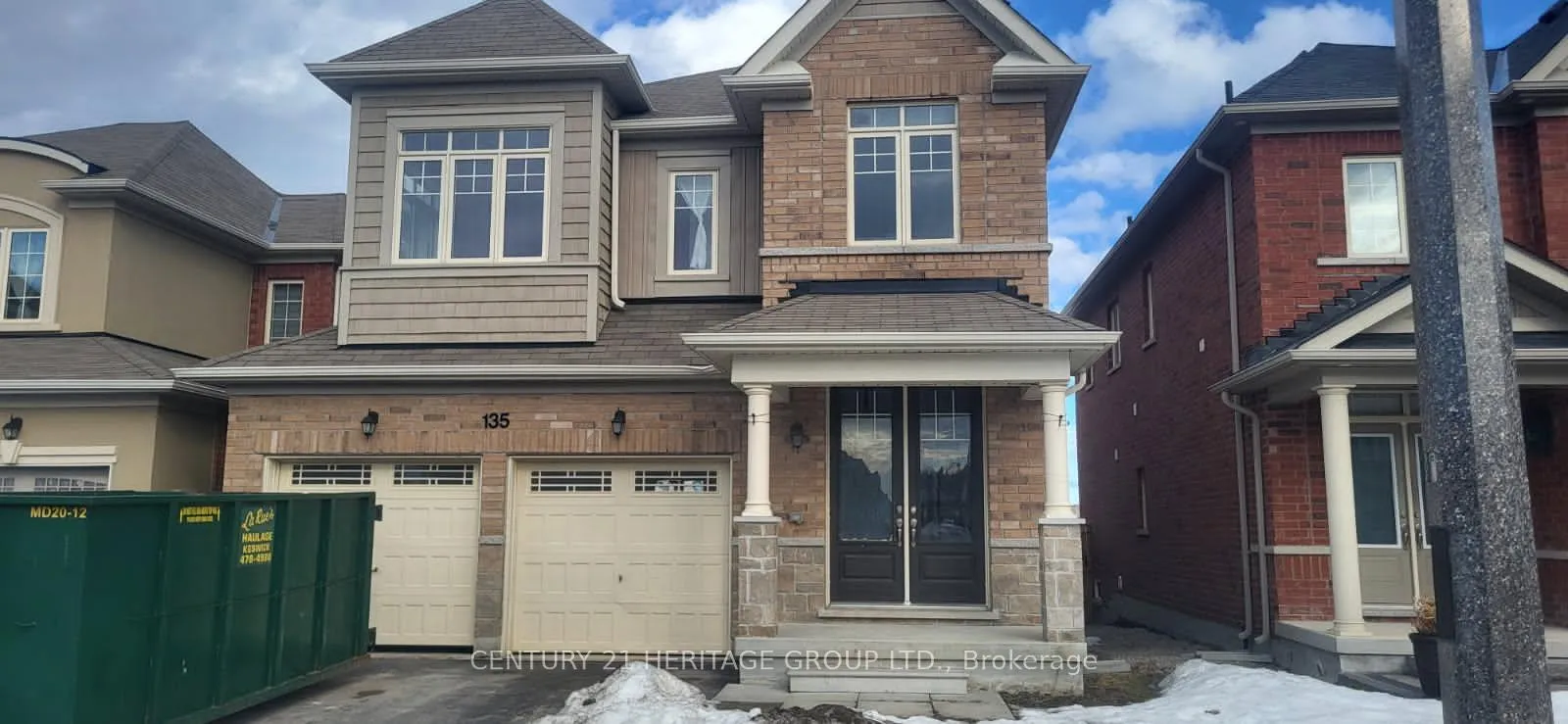 Photo 2 of 135 Robert Wilson Crescent, Georgina, Keswick South — HOMEH