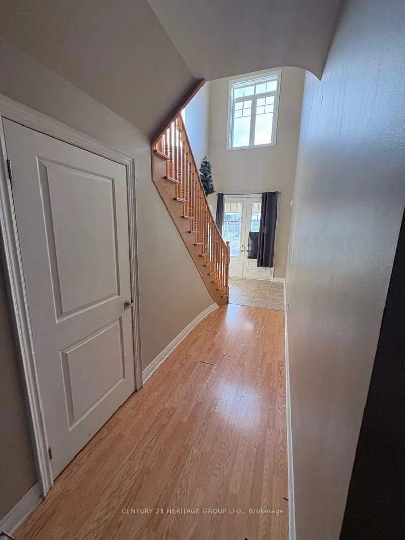 Photo 8 of 135 Robert Wilson Crescent, Georgina, Keswick South — HOMEH