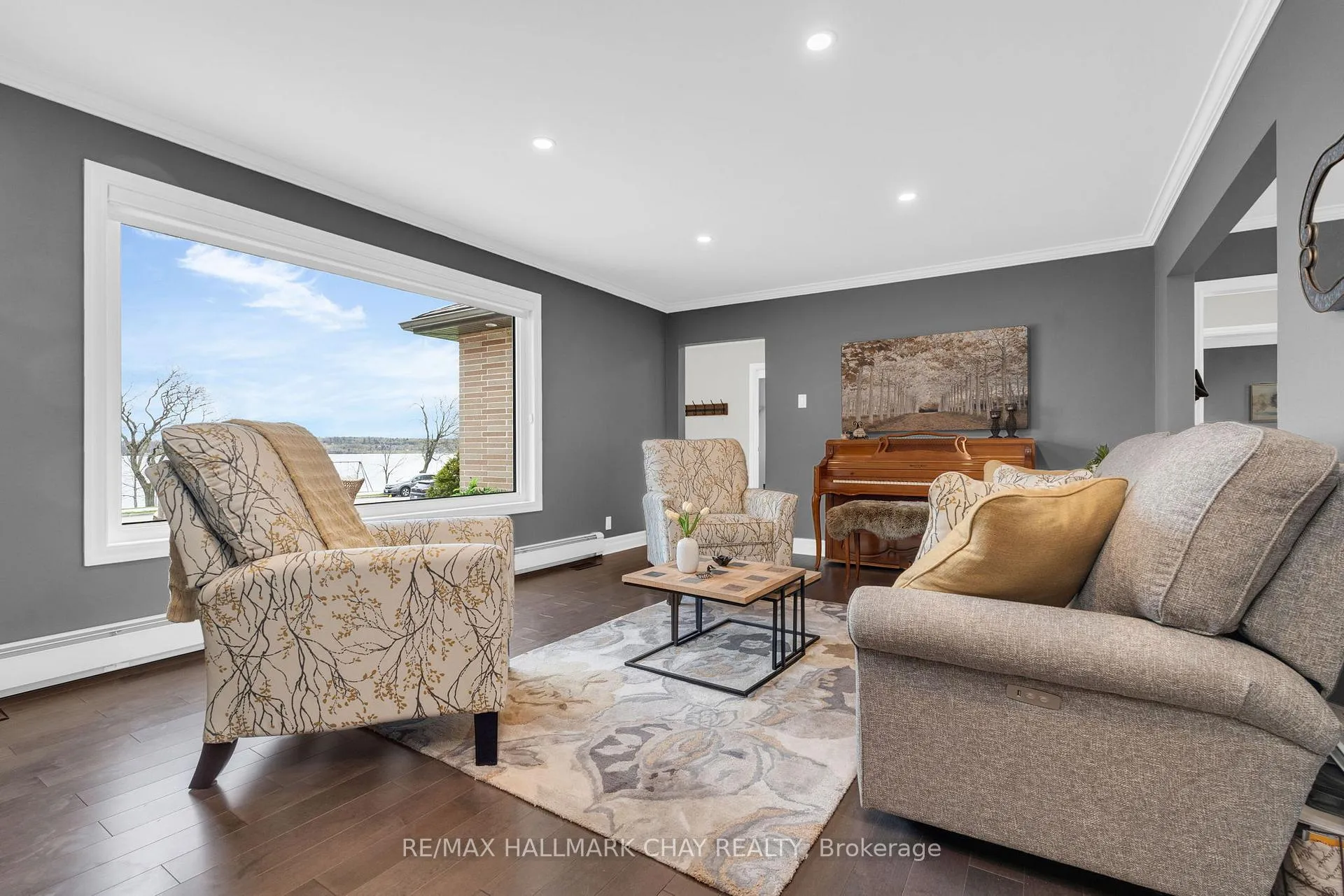 Photo 7 of 68 Kempenfelt Drive, Barrie, North Shore — HOMEH