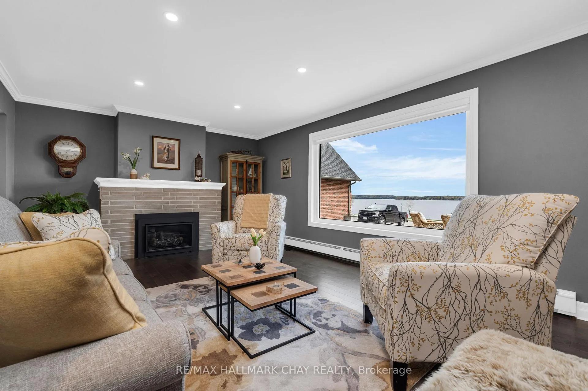 Photo 8 of 68 Kempenfelt Drive, Barrie, North Shore — HOMEH